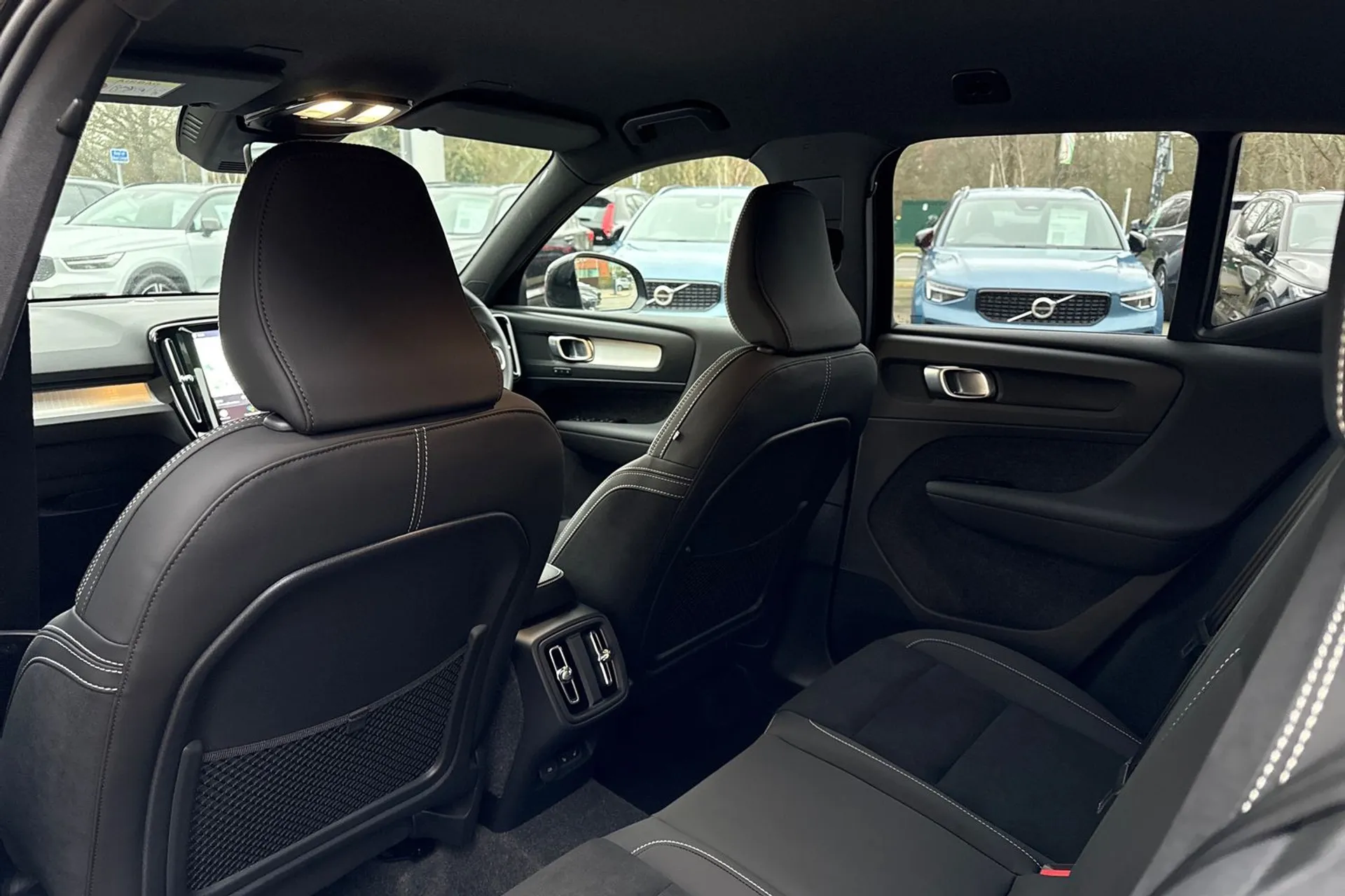 Volvo XC40 thumbnail image number 31