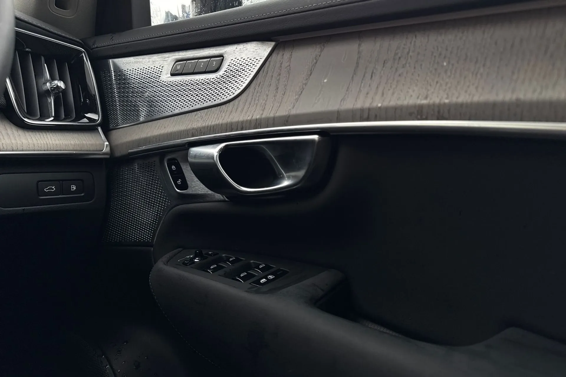 Volvo XC90 thumbnail image number 43