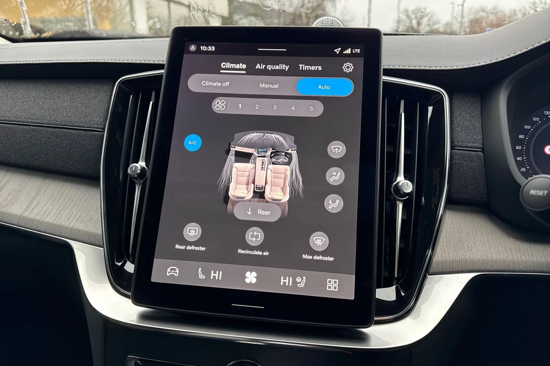 Volvo XC90 thumbnail image number 40