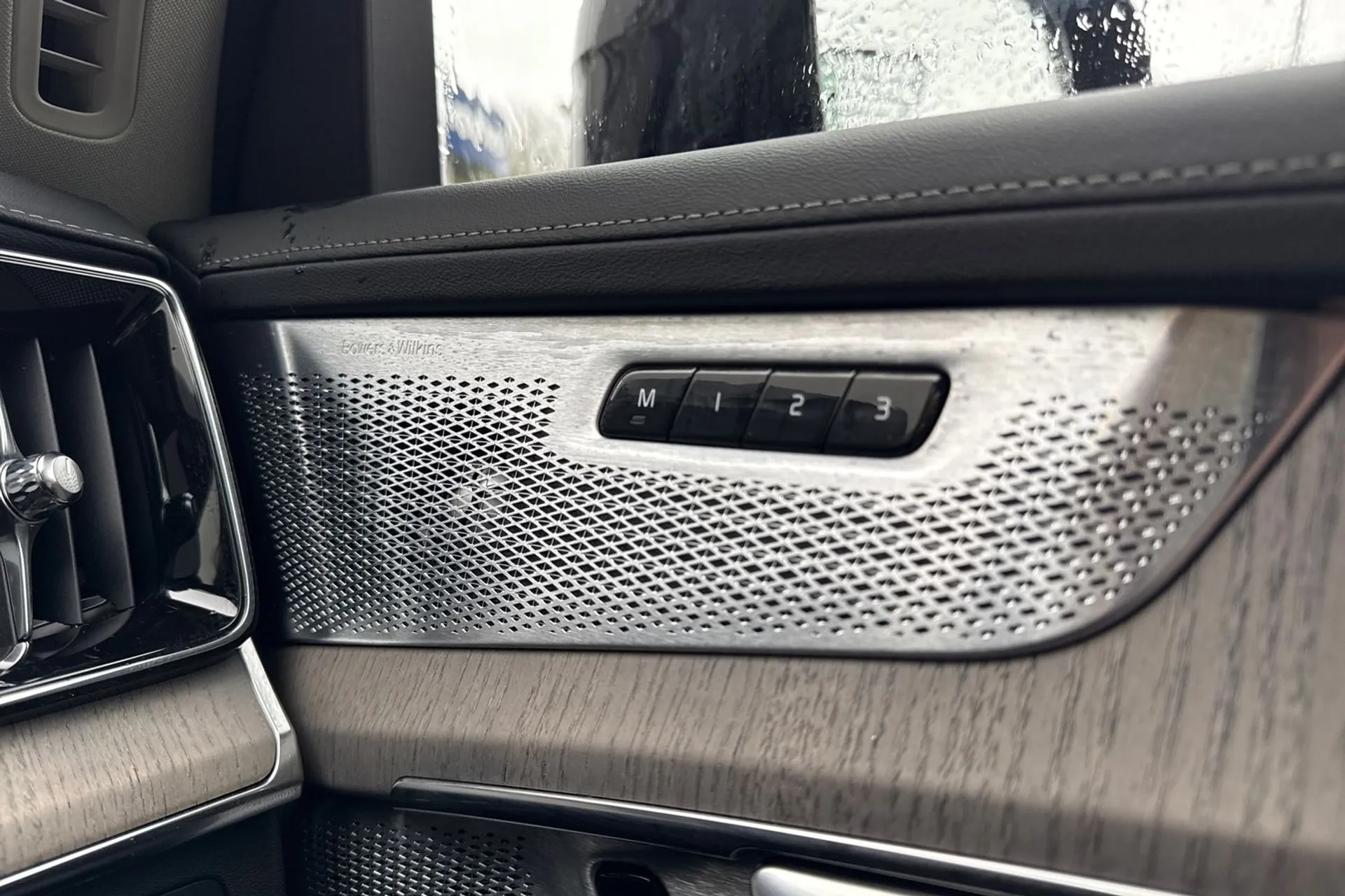 Volvo XC90 thumbnail image number 44