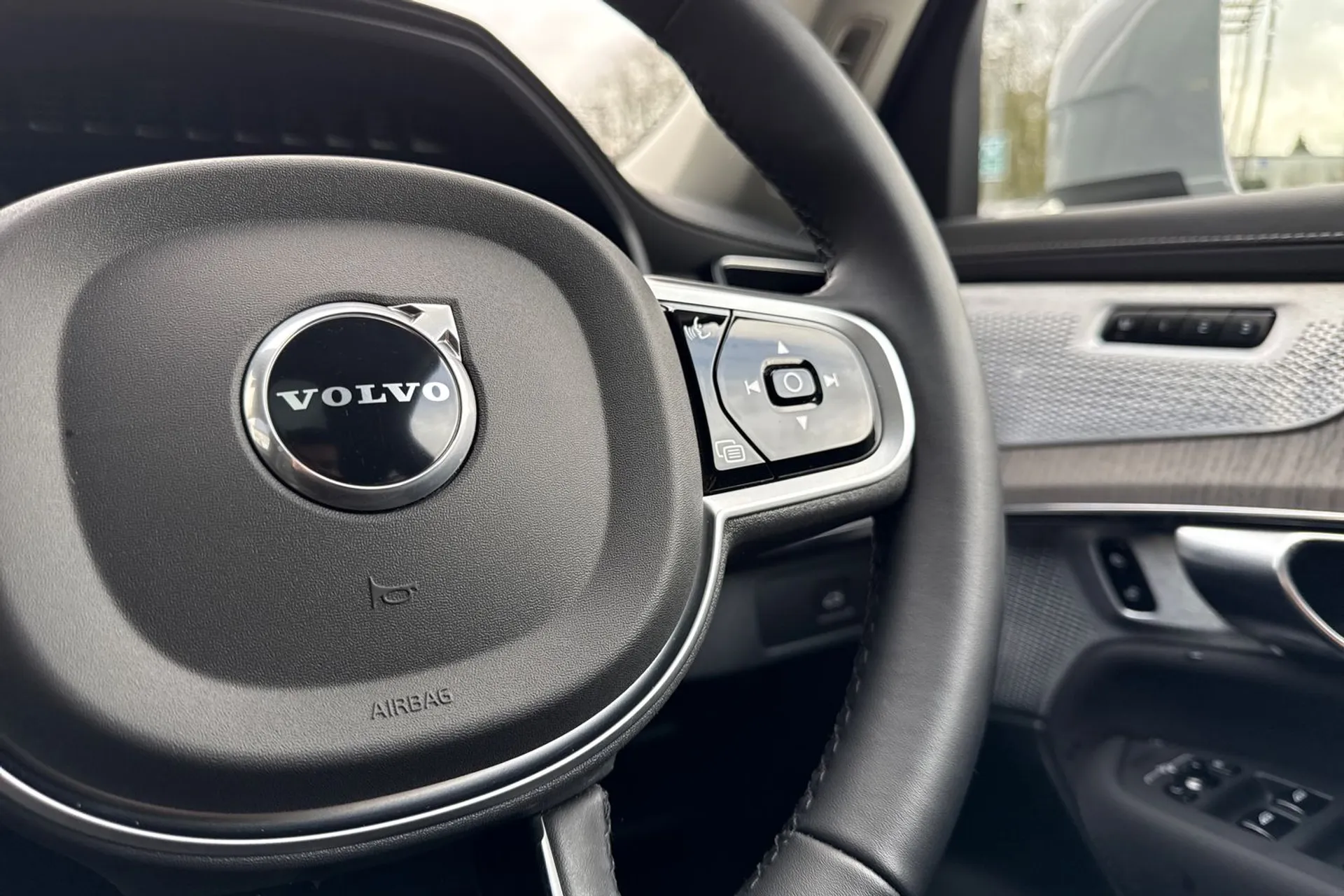 Volvo XC90 thumbnail image number 39