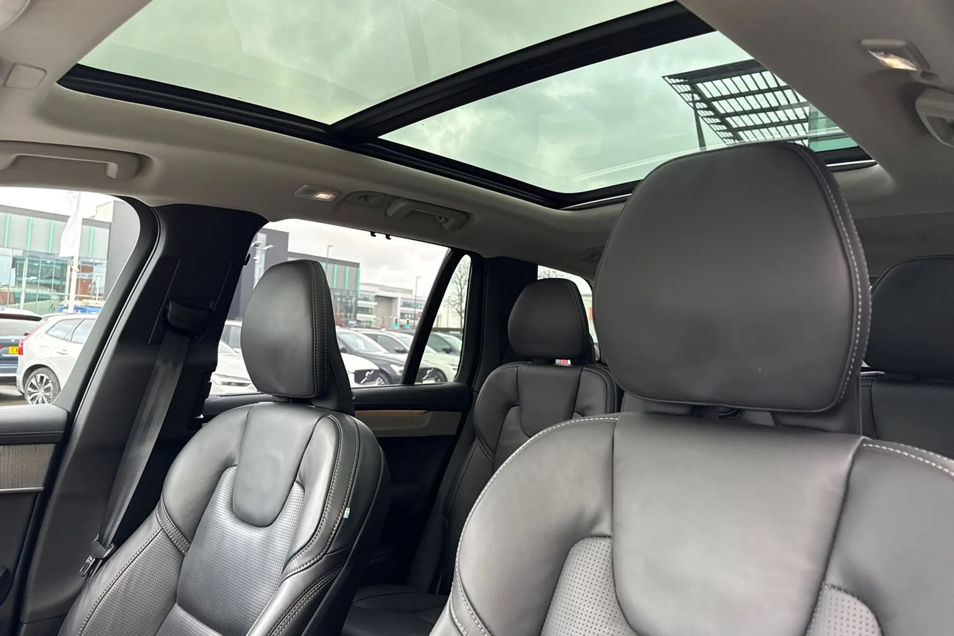 Volvo XC90 thumbnail image number 31