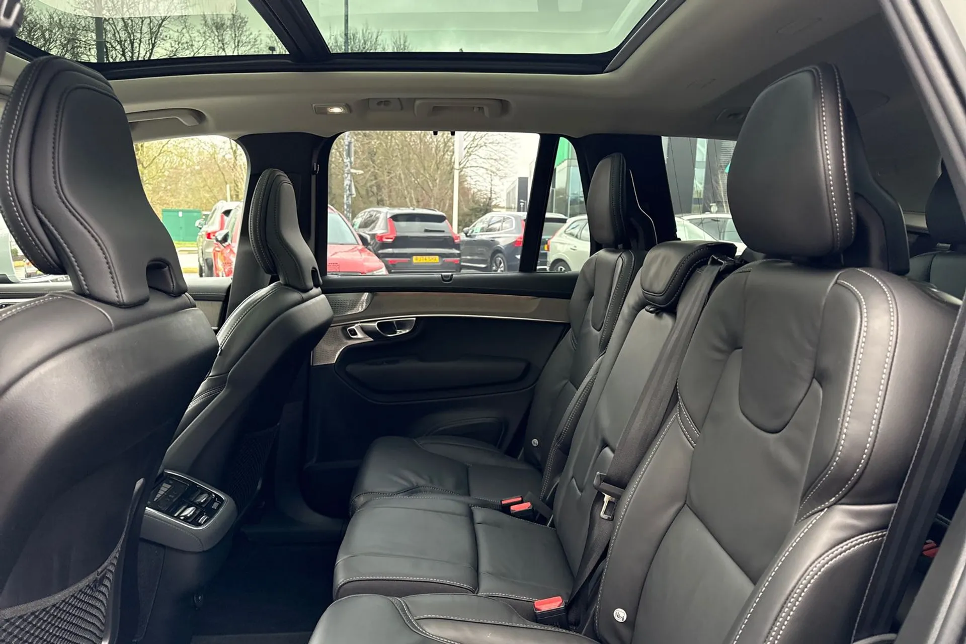 Volvo XC90 thumbnail image number 32