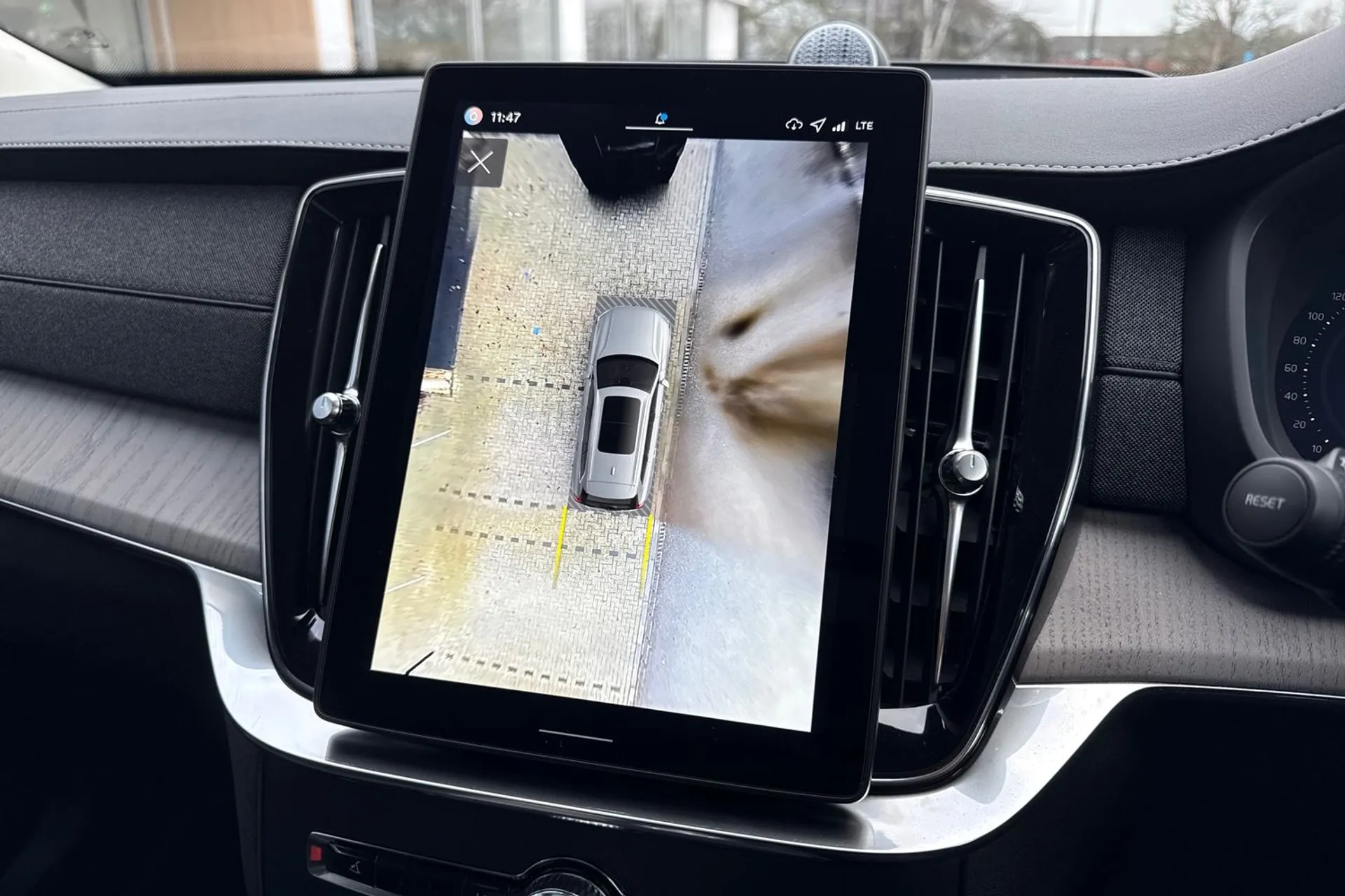 Volvo XC90 thumbnail image number 4