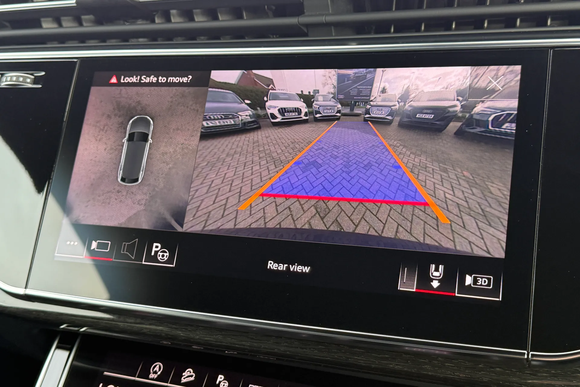 Audi Q8 thumbnail image number 4