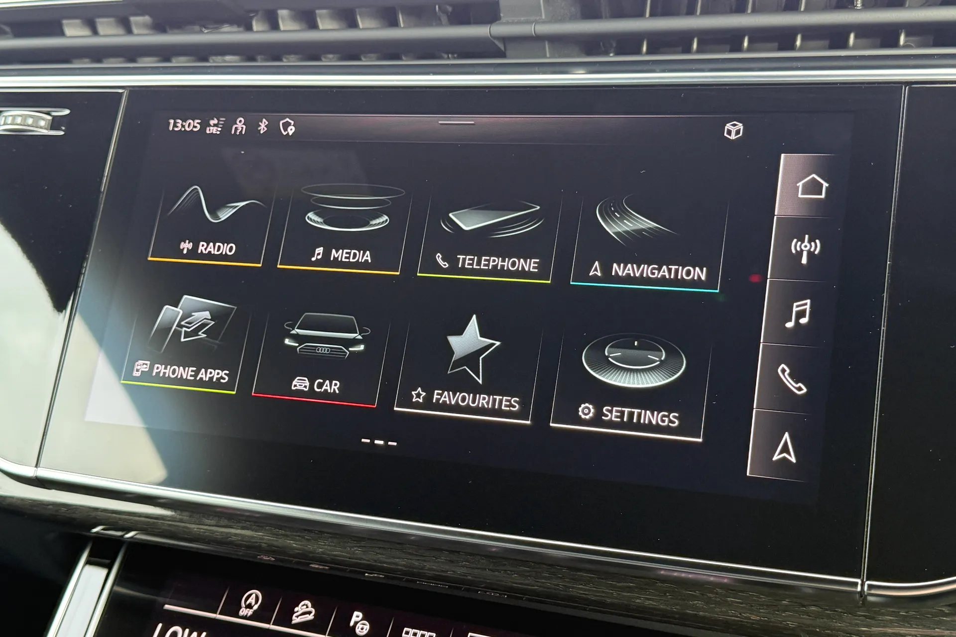 Audi Q8 thumbnail image number 16