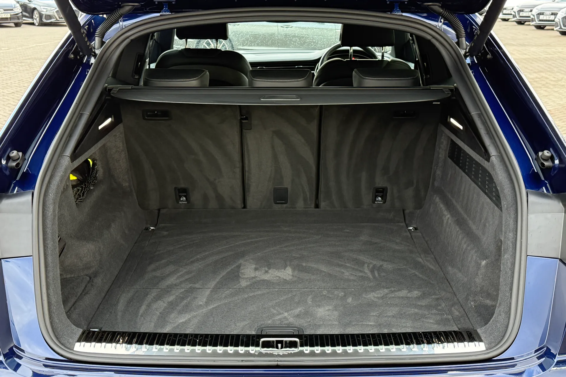 Audi Q8 thumbnail image number 39