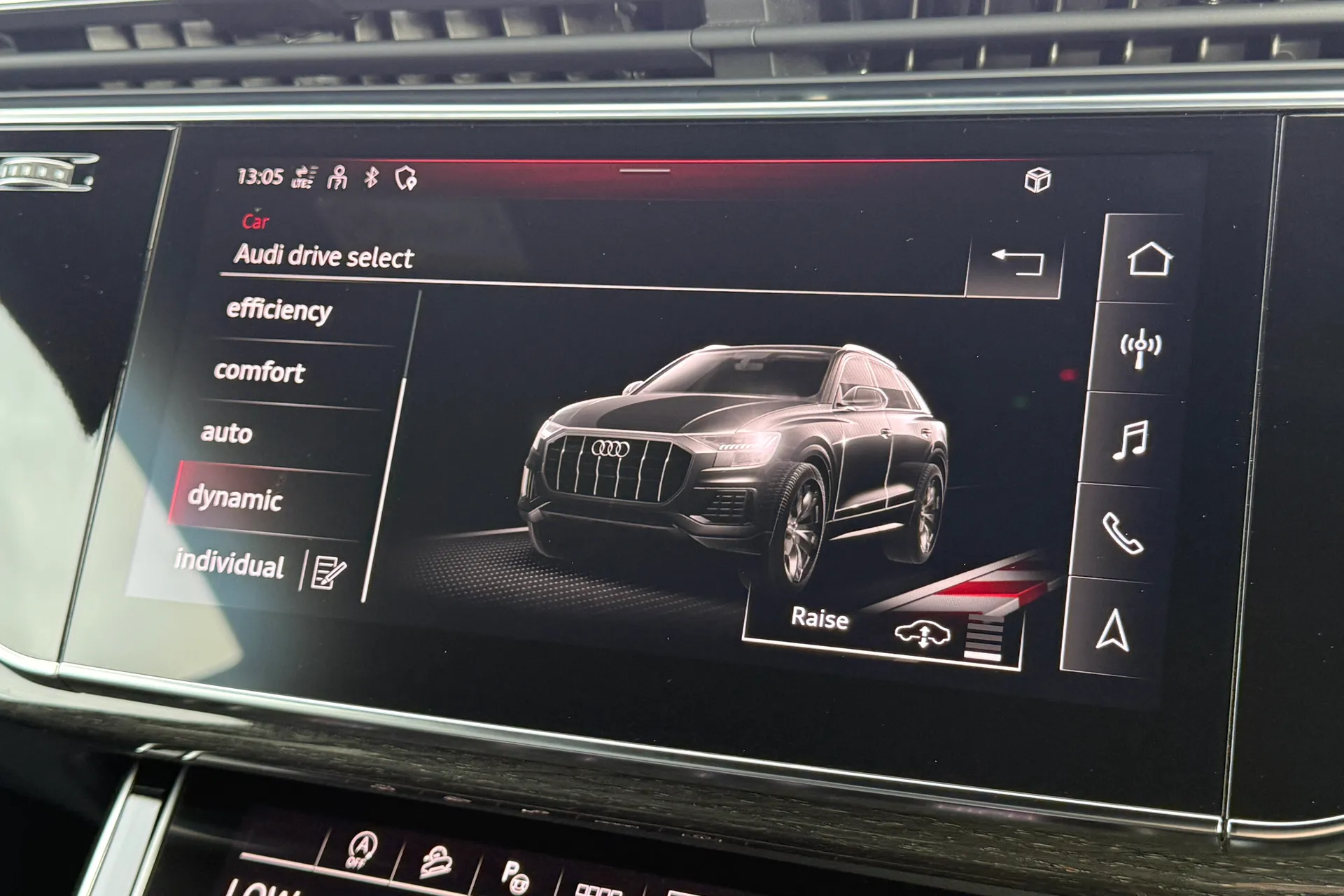 Audi Q8 thumbnail image number 11