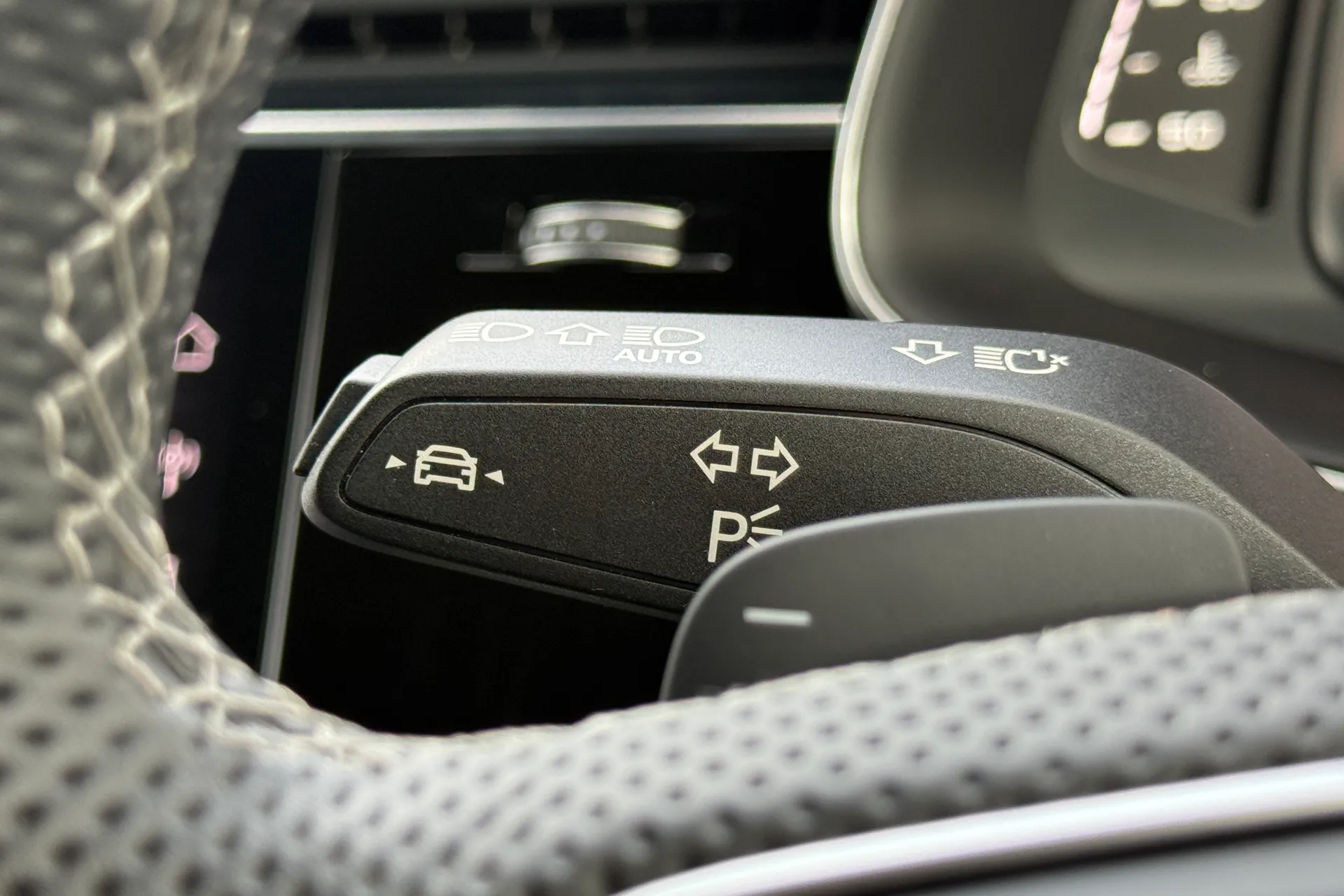 Audi Q8 thumbnail image number 22