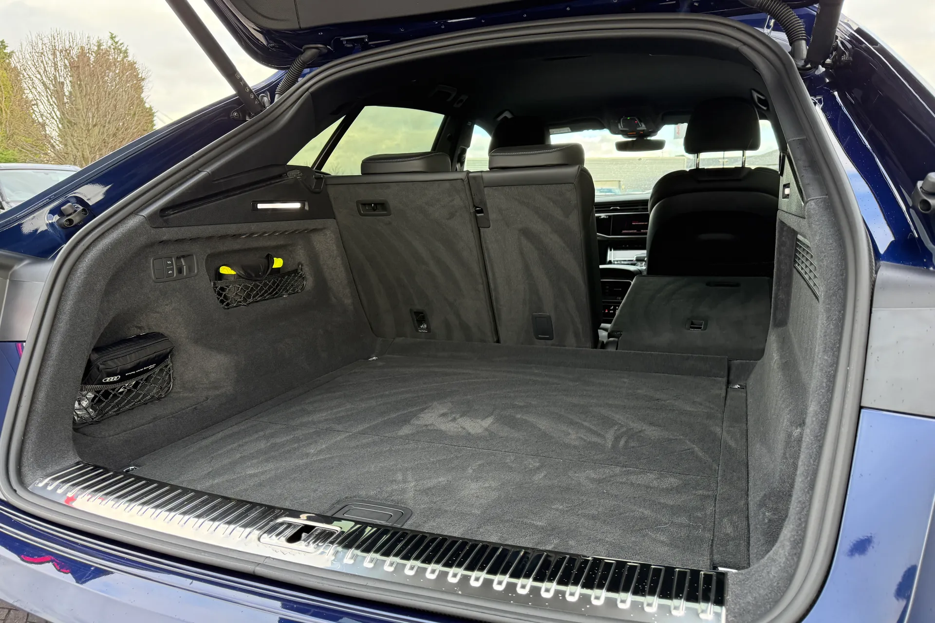 Audi Q8 thumbnail image number 40