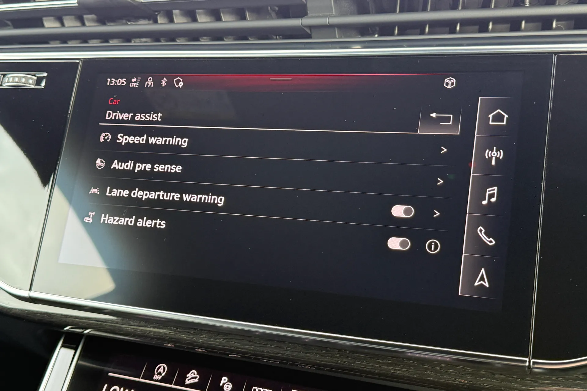 Audi Q8 thumbnail image number 12