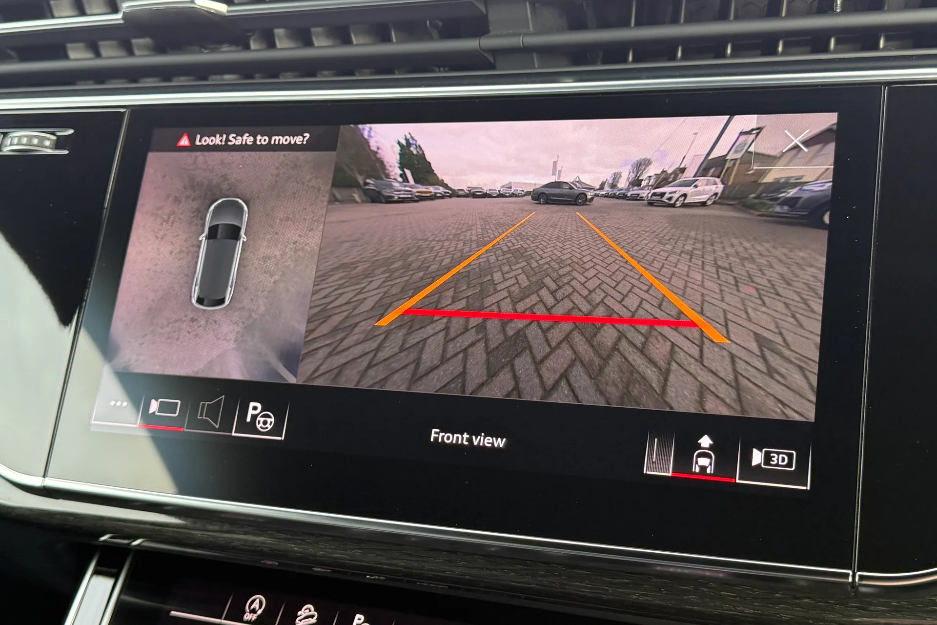 Audi Q8 thumbnail image number 9