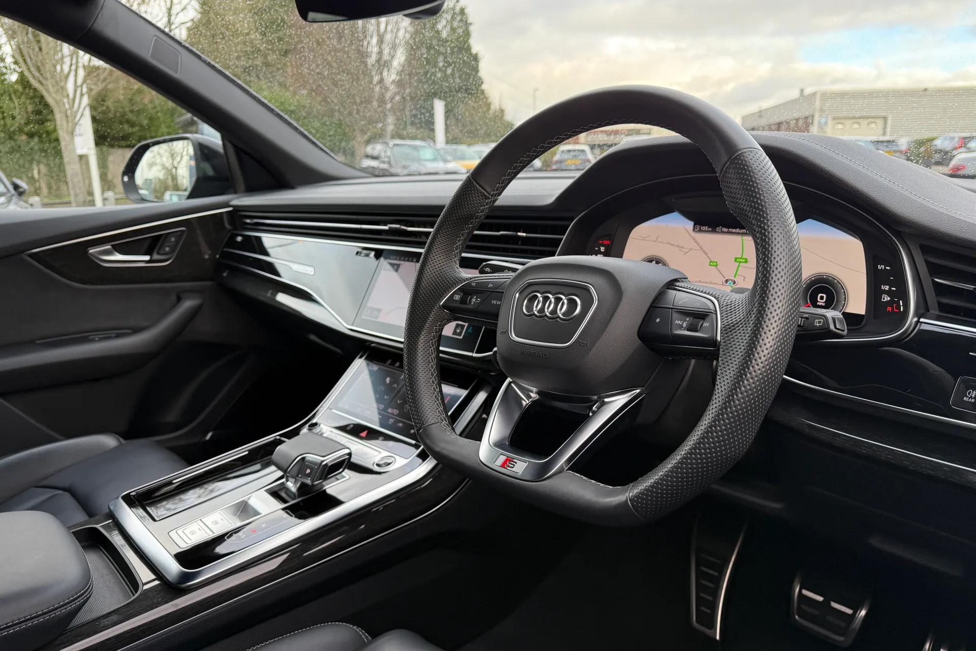 Audi Q8 thumbnail image number 32