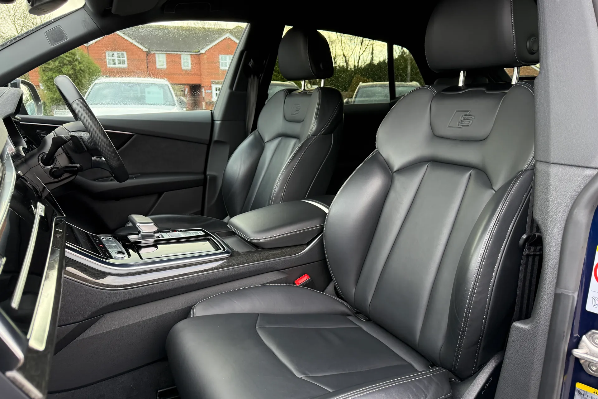 Audi Q8 thumbnail image number 34