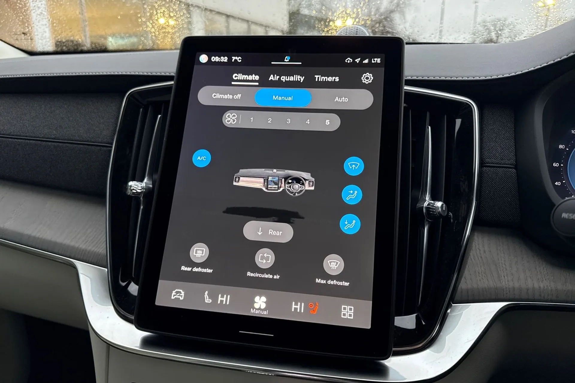 Volvo XC90 thumbnail image number 40