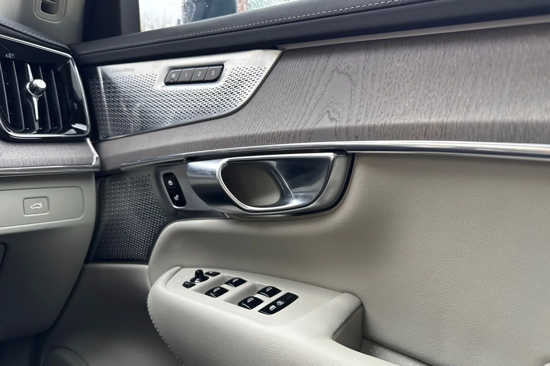 Volvo XC90 thumbnail image number 42