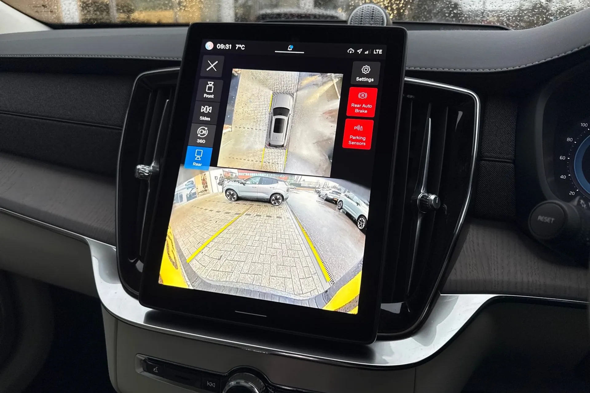 Volvo XC90 thumbnail image number 4