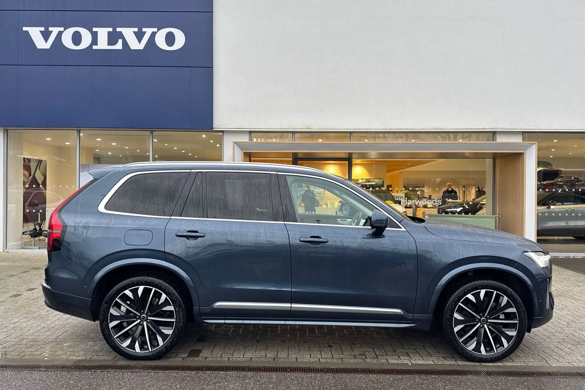 Volvo XC90 thumbnail image number 2