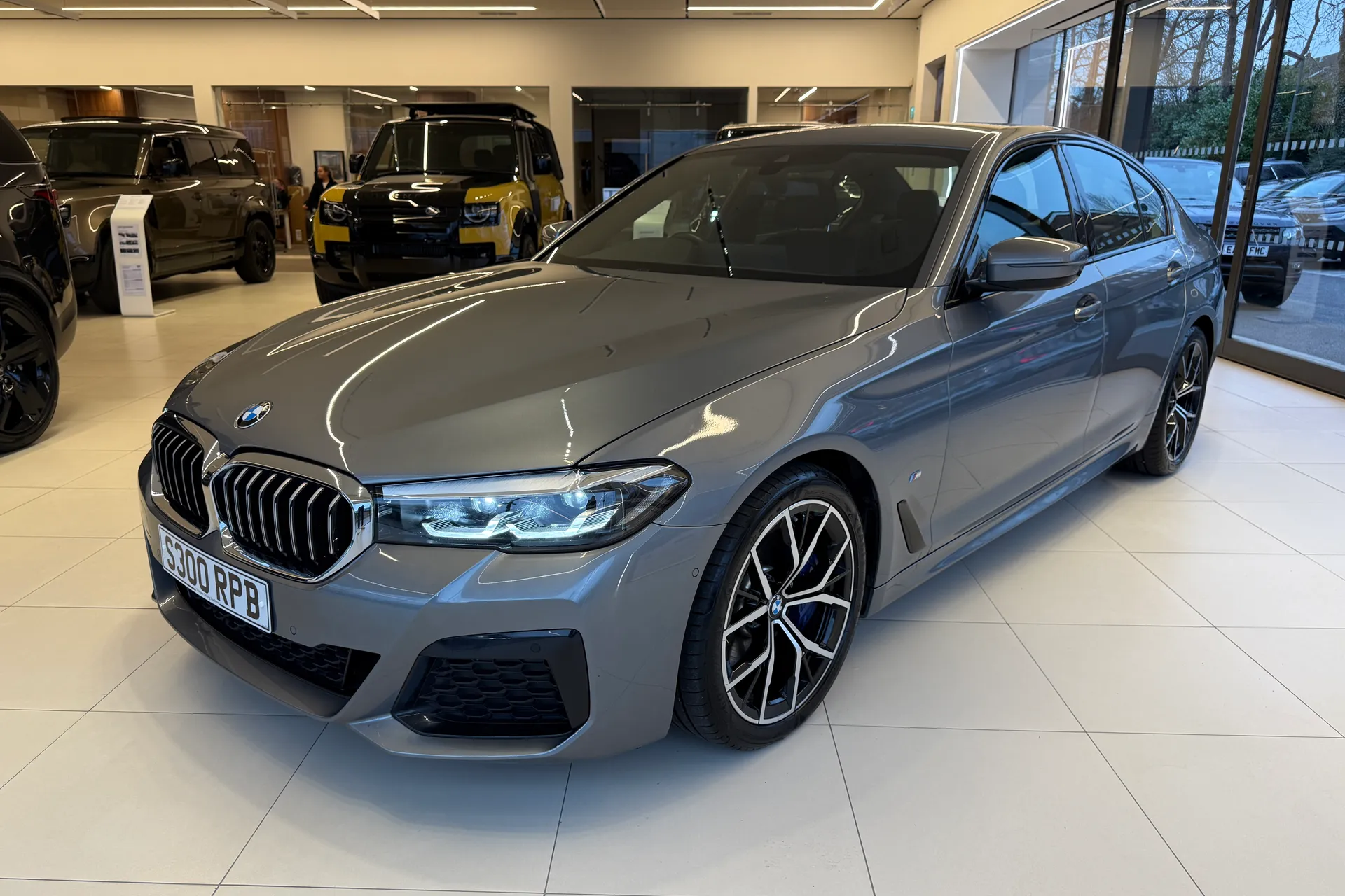 BMW 5 SERIES thumbnail image number 27