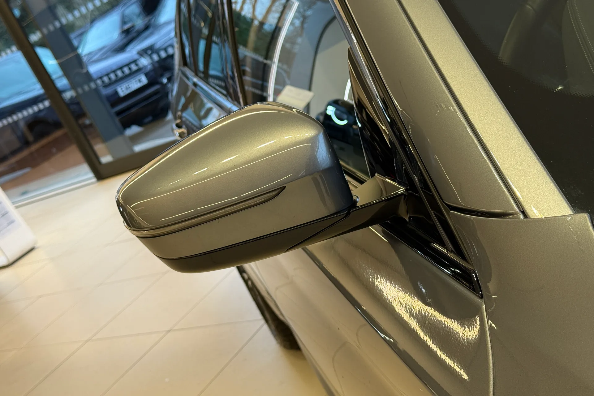 BMW 5 SERIES thumbnail image number 44