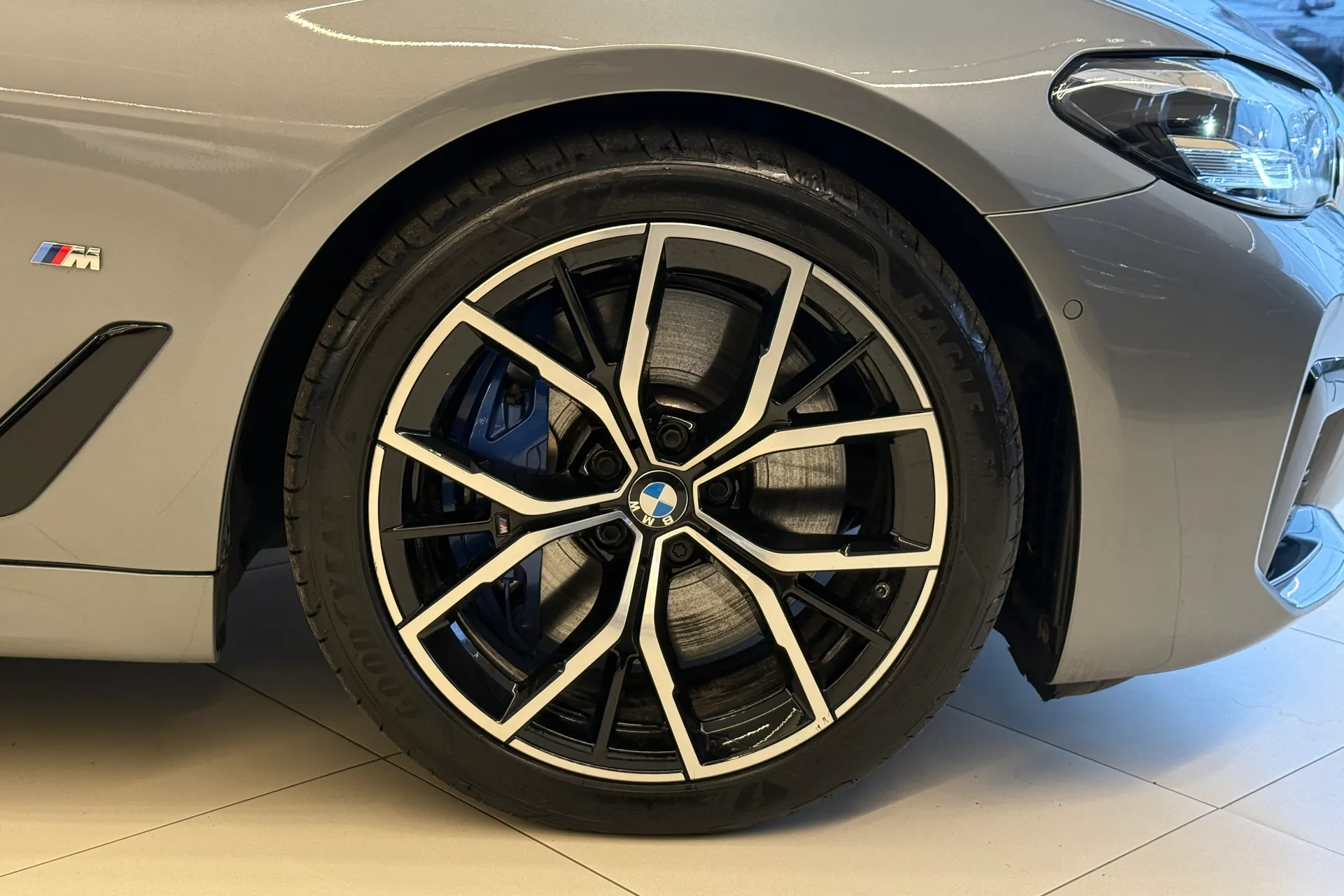 BMW 5 SERIES thumbnail image number 4