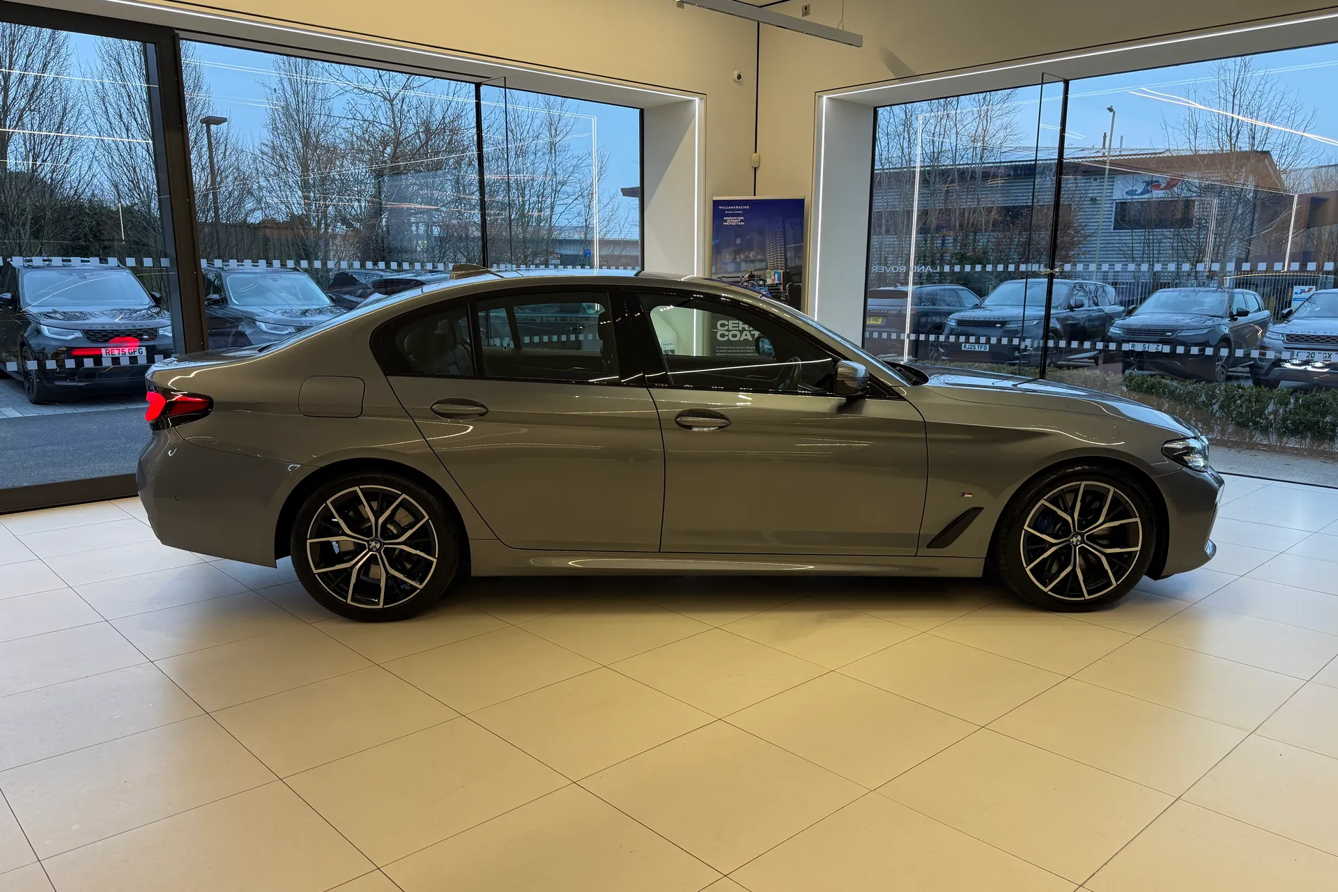 BMW 5 SERIES thumbnail image number 24