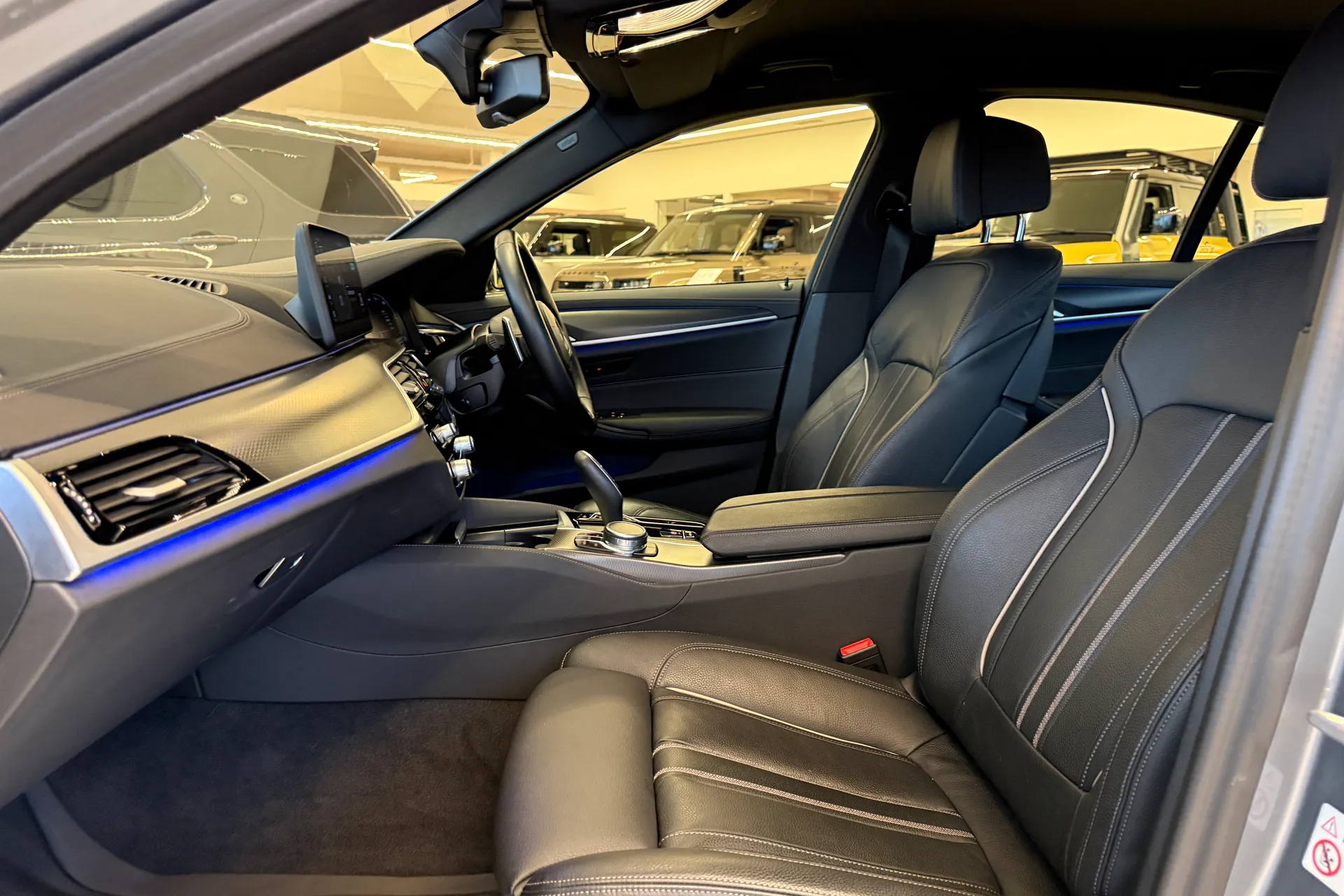 BMW 5 SERIES thumbnail image number 10