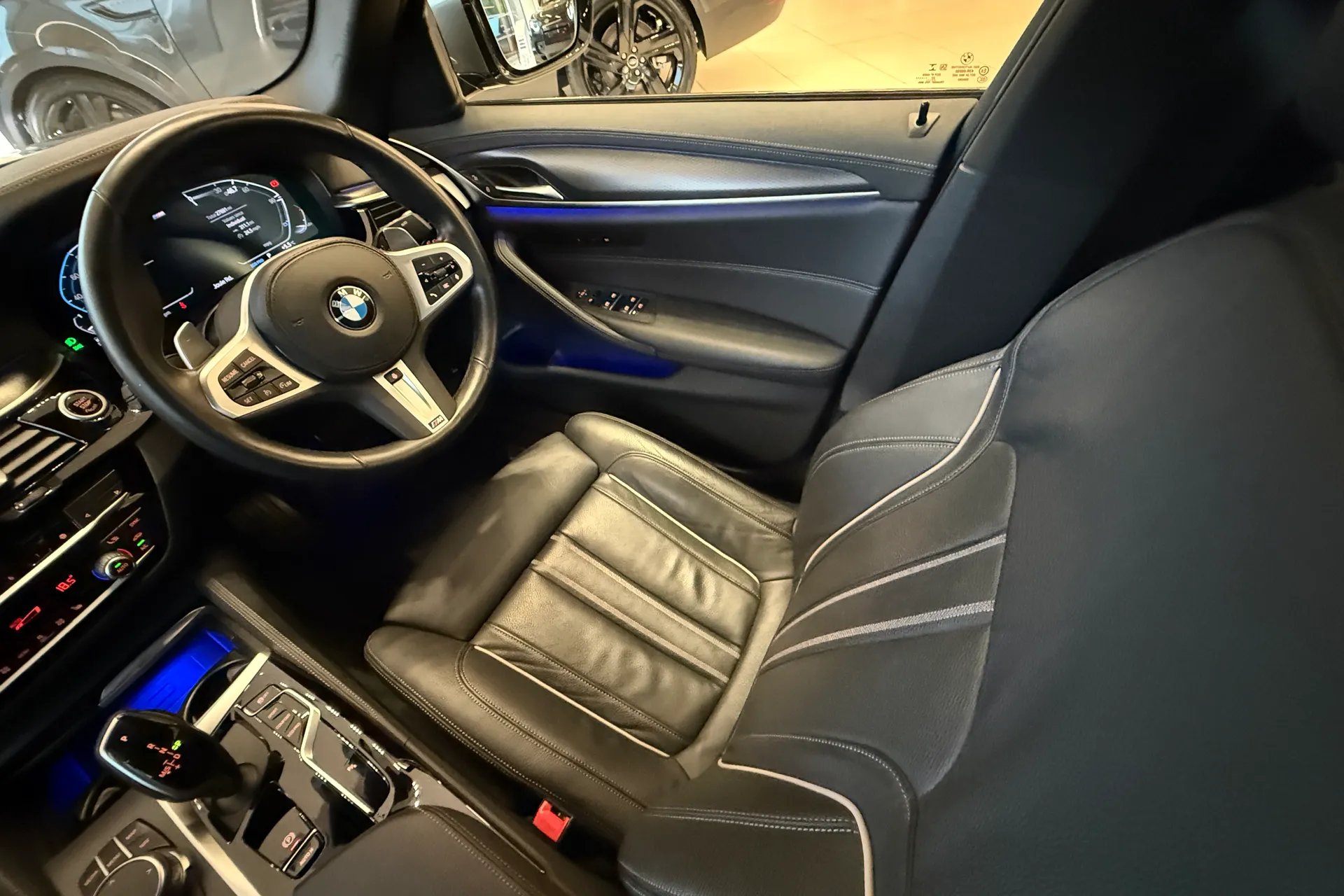 BMW 5 SERIES thumbnail image number 13