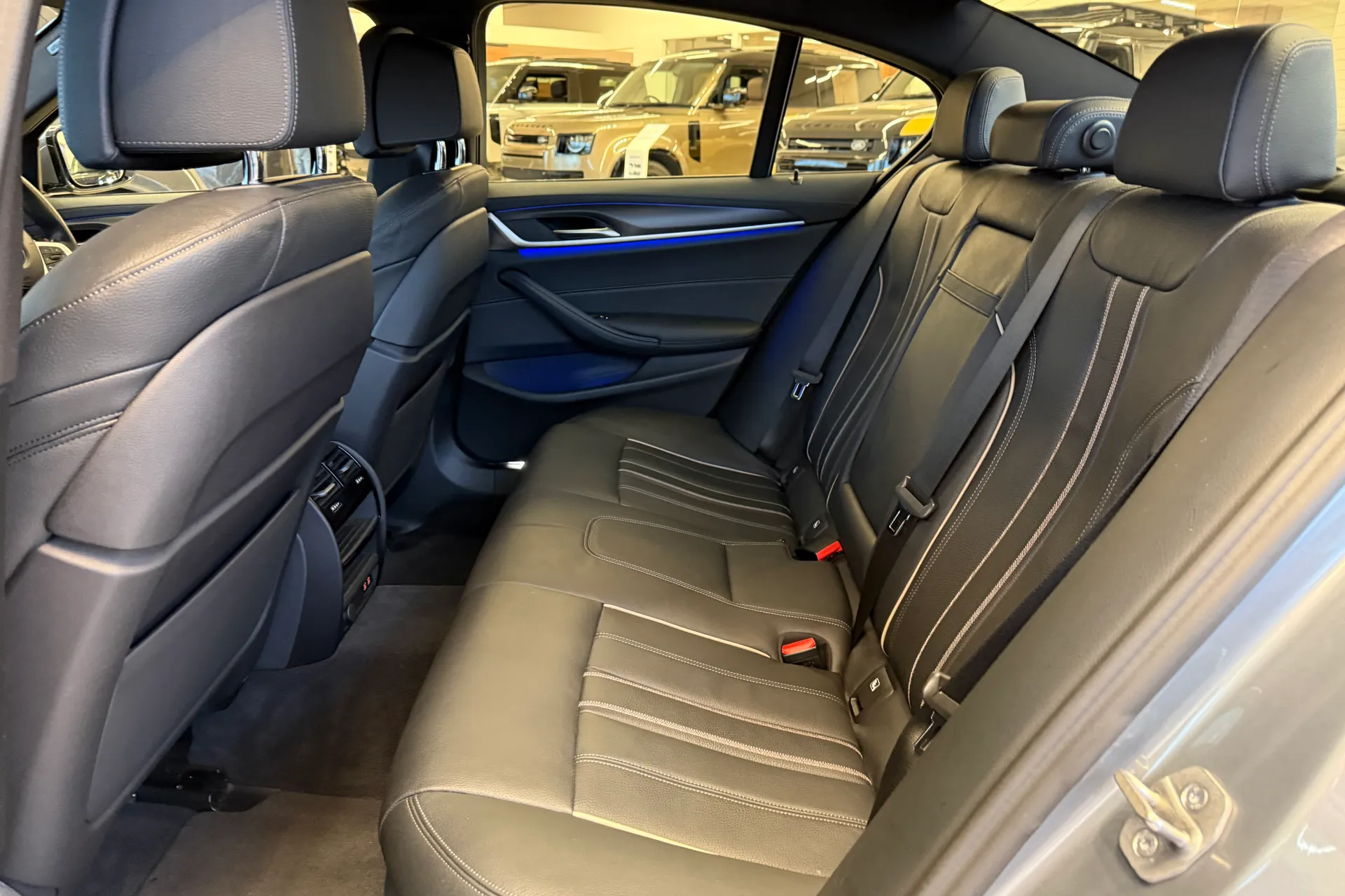 BMW 5 SERIES thumbnail image number 40