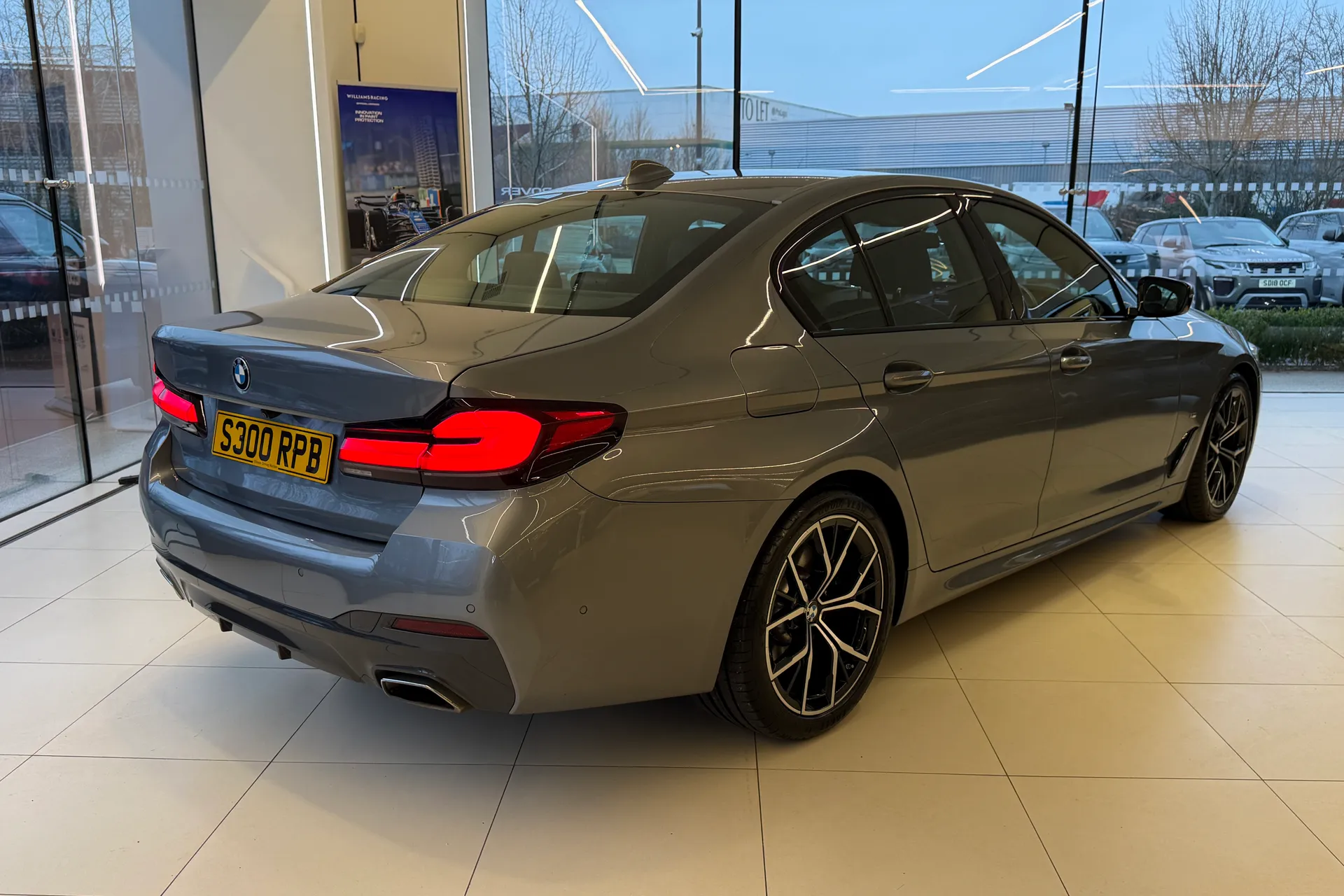 BMW 5 SERIES thumbnail image number 7