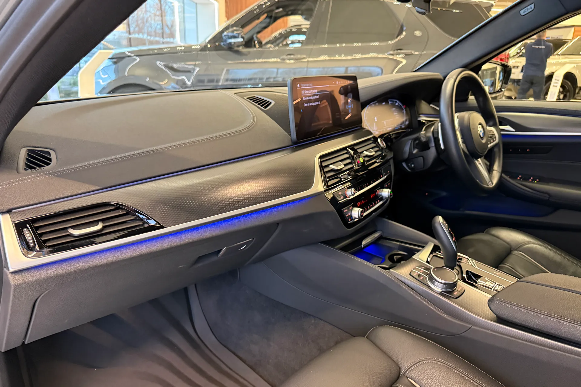 BMW 5 SERIES thumbnail image number 39