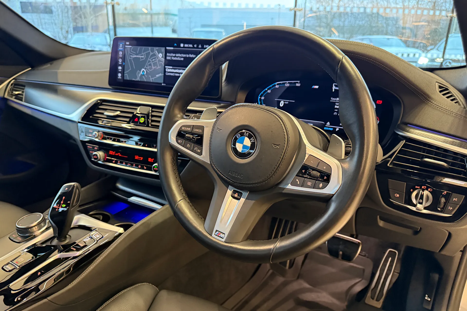 BMW 5 SERIES thumbnail image number 28