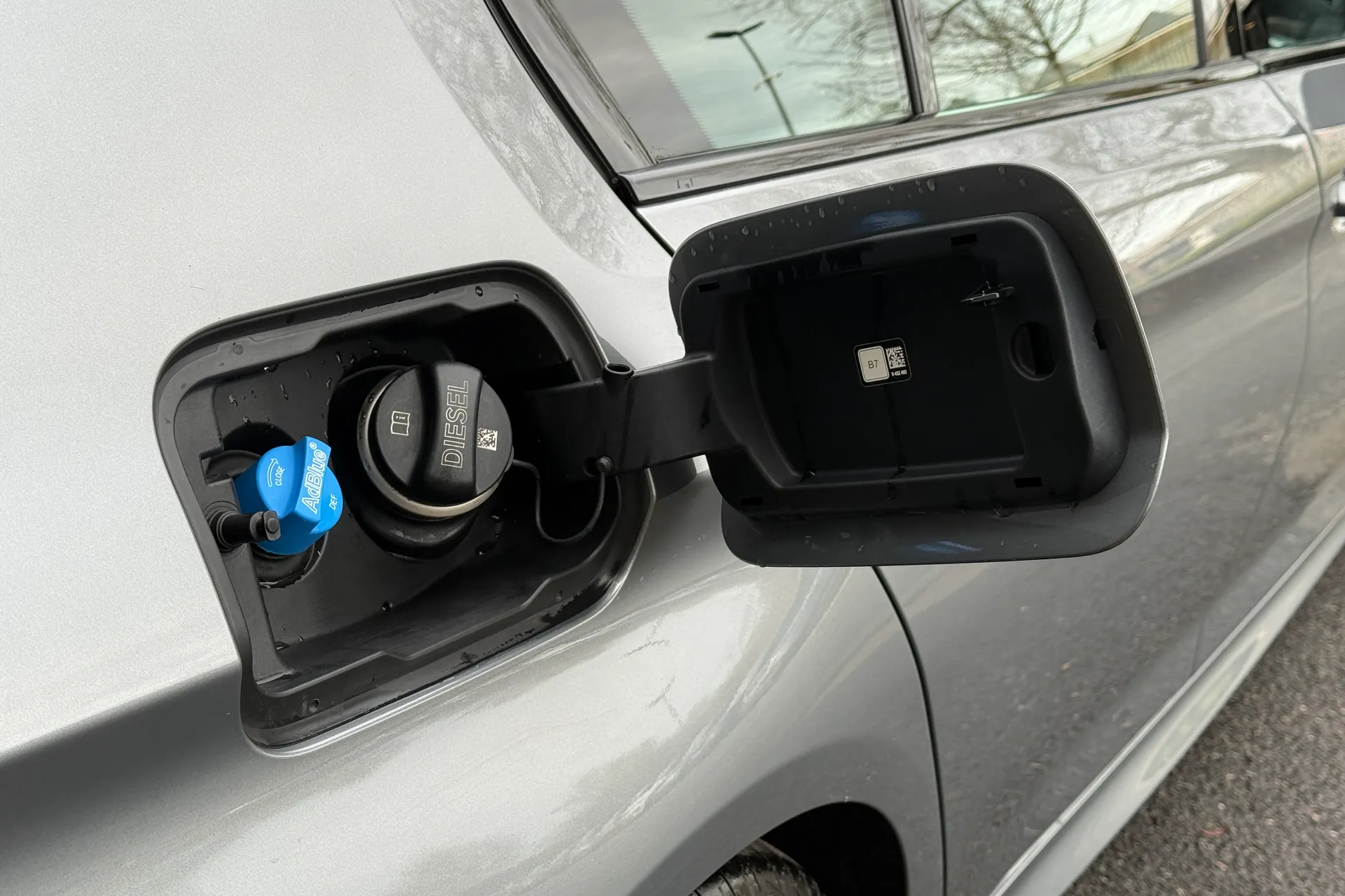 BMW 5 SERIES thumbnail image number 34