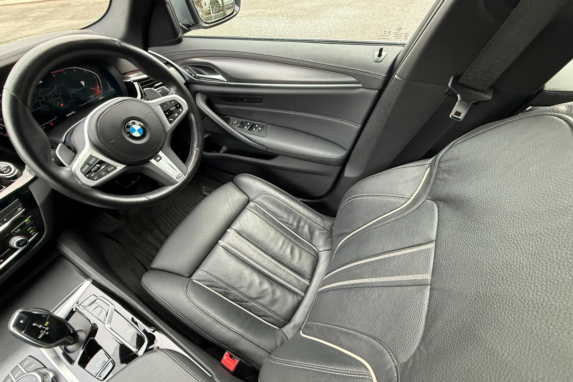 BMW 5 SERIES thumbnail image number 13