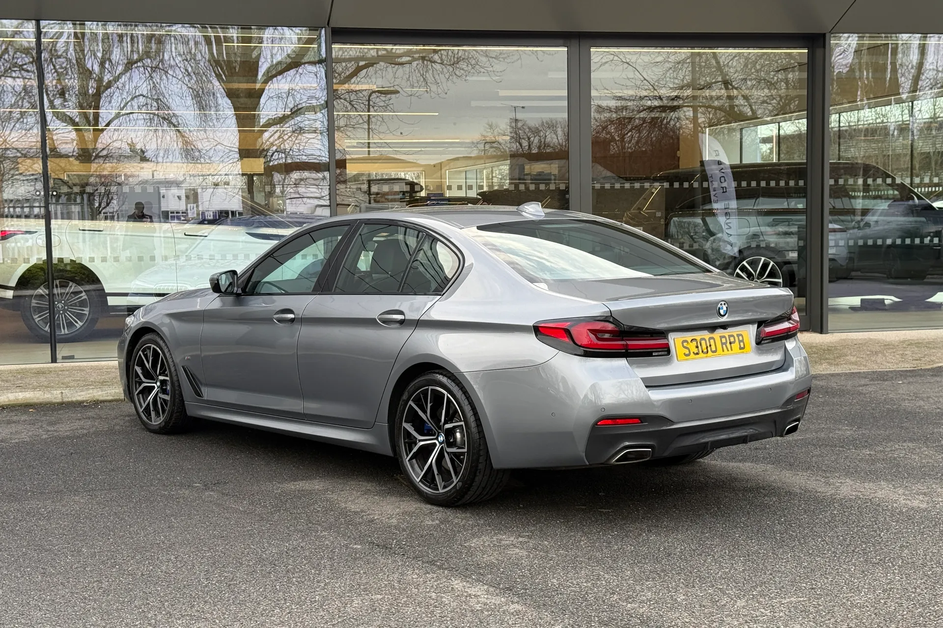 BMW 5 SERIES thumbnail image number 7