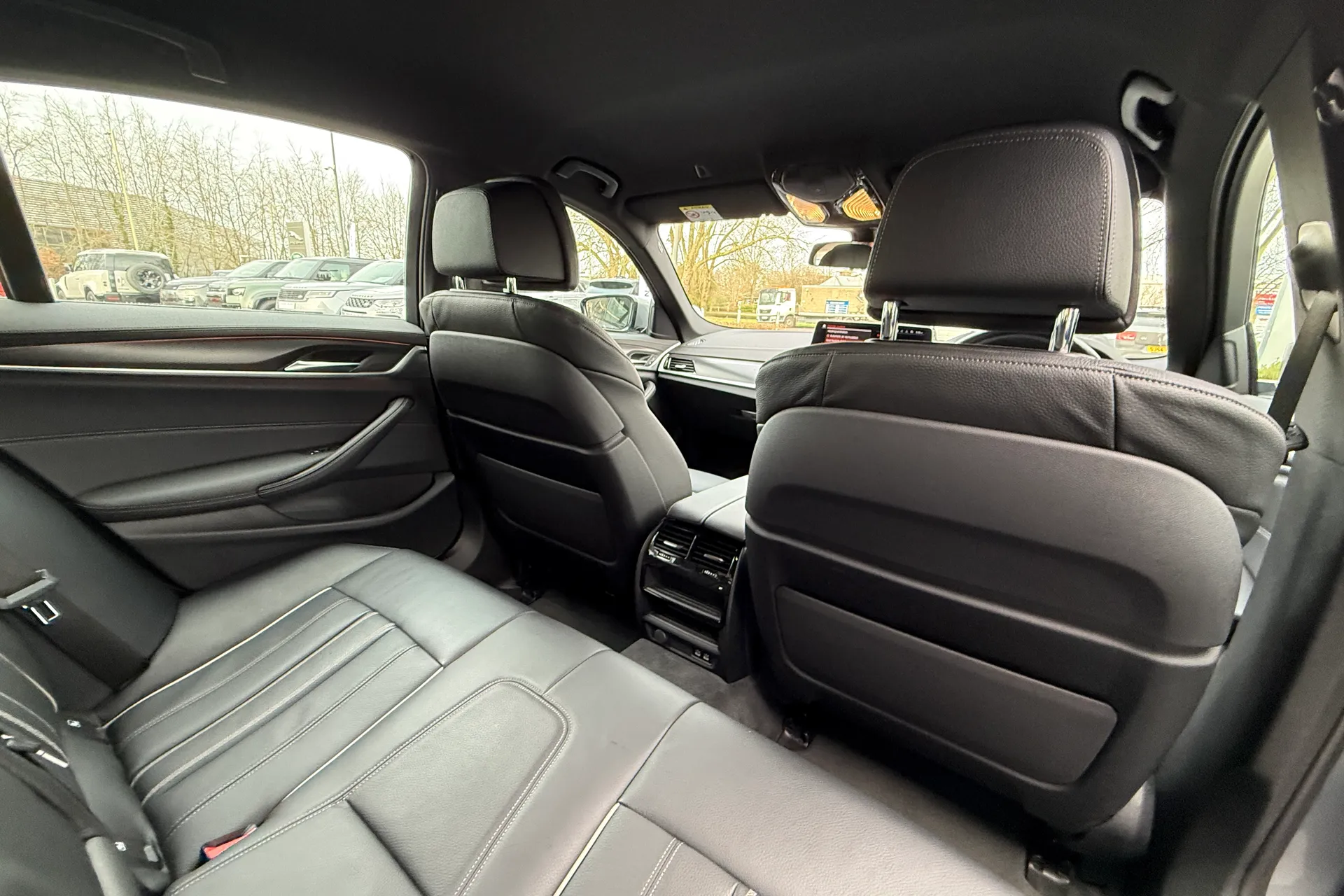 BMW 5 SERIES thumbnail image number 37