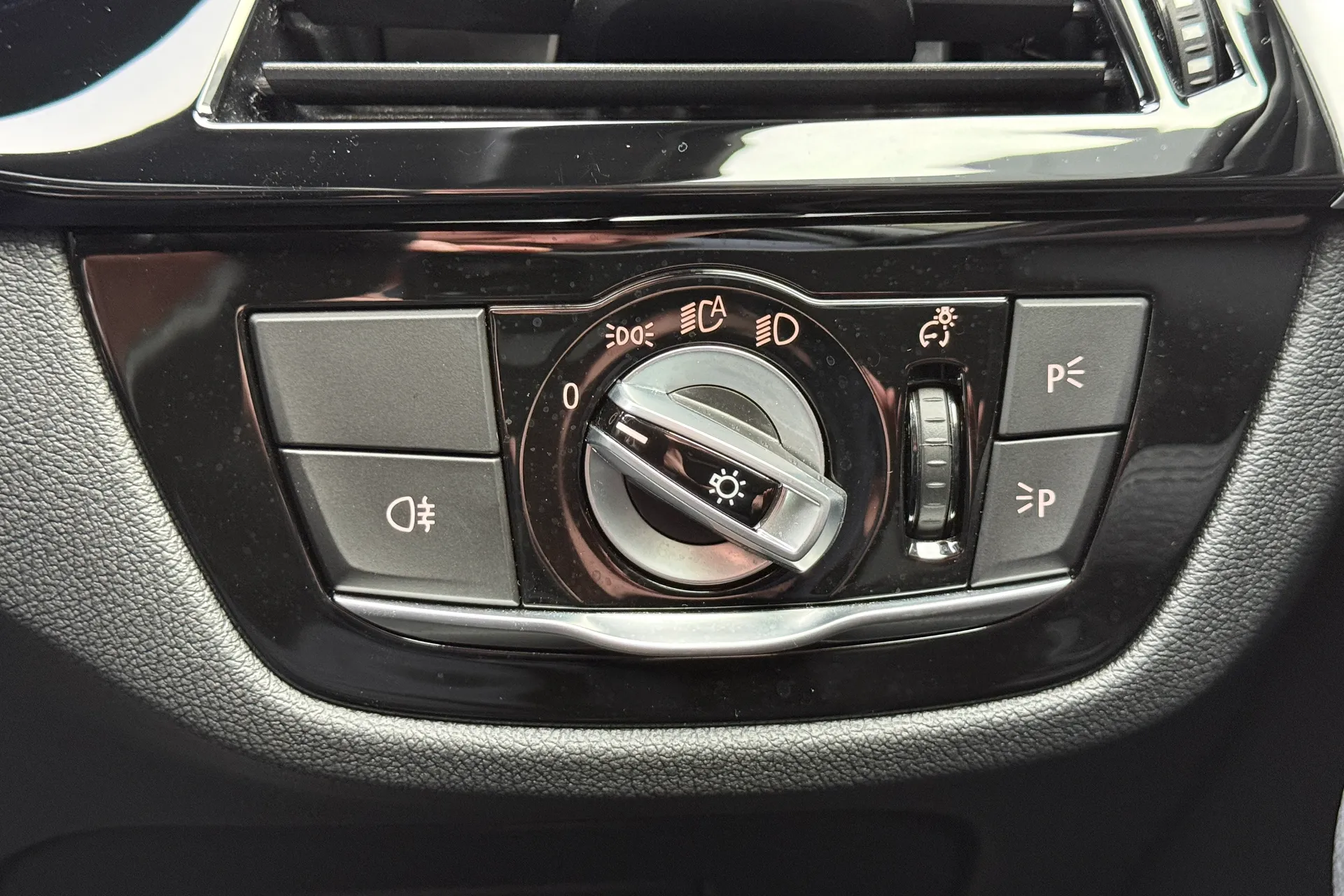 BMW 5 SERIES thumbnail image number 22