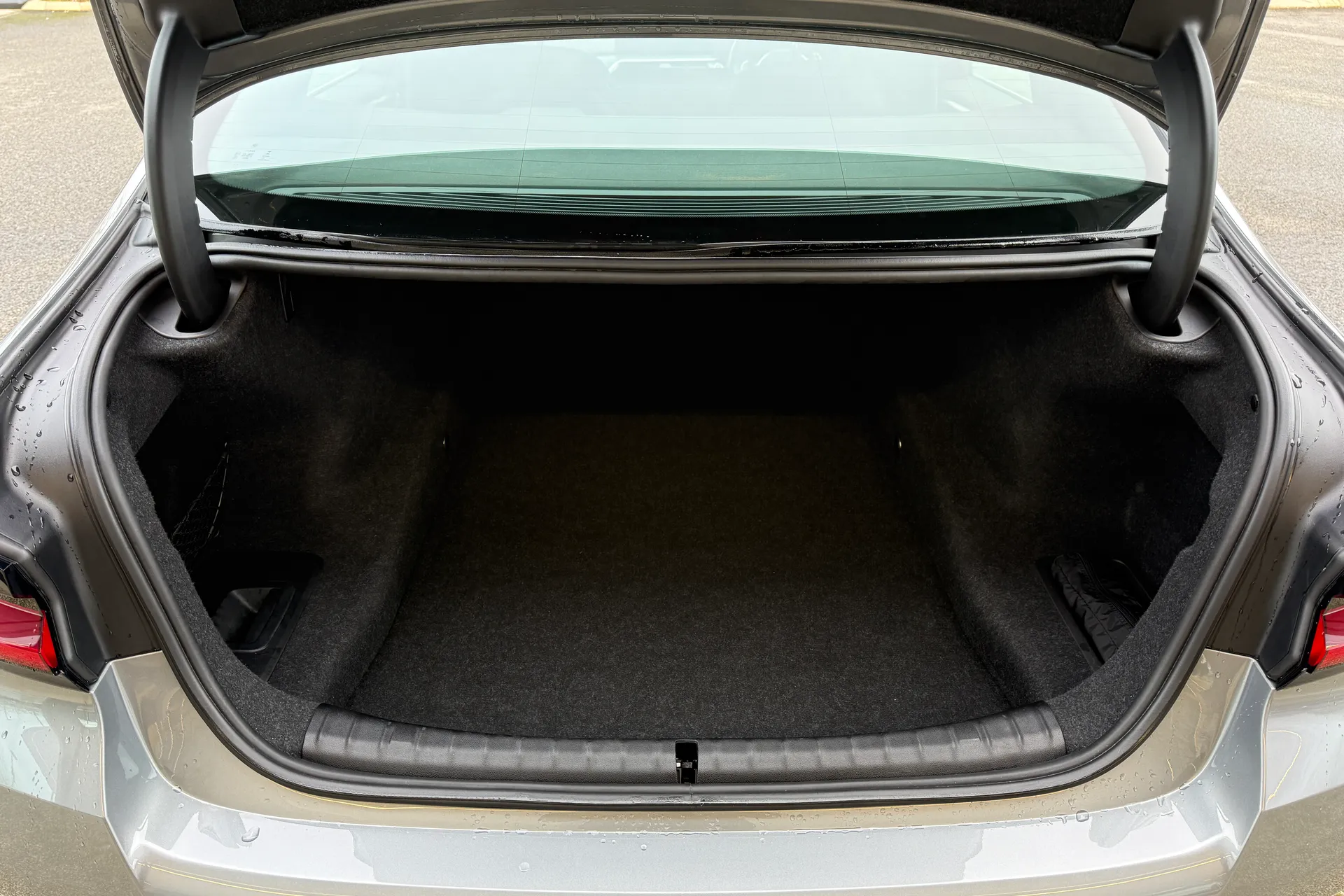 BMW 5 SERIES thumbnail image number 38