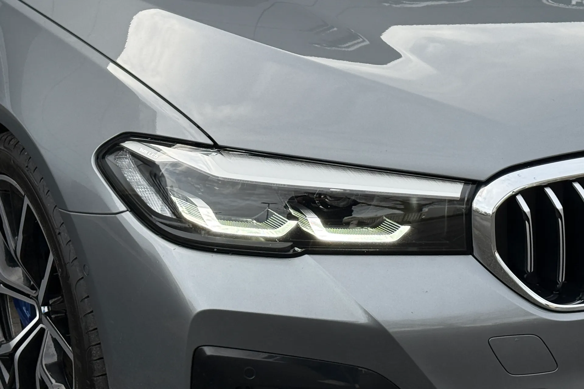 BMW 5 SERIES thumbnail image number 47