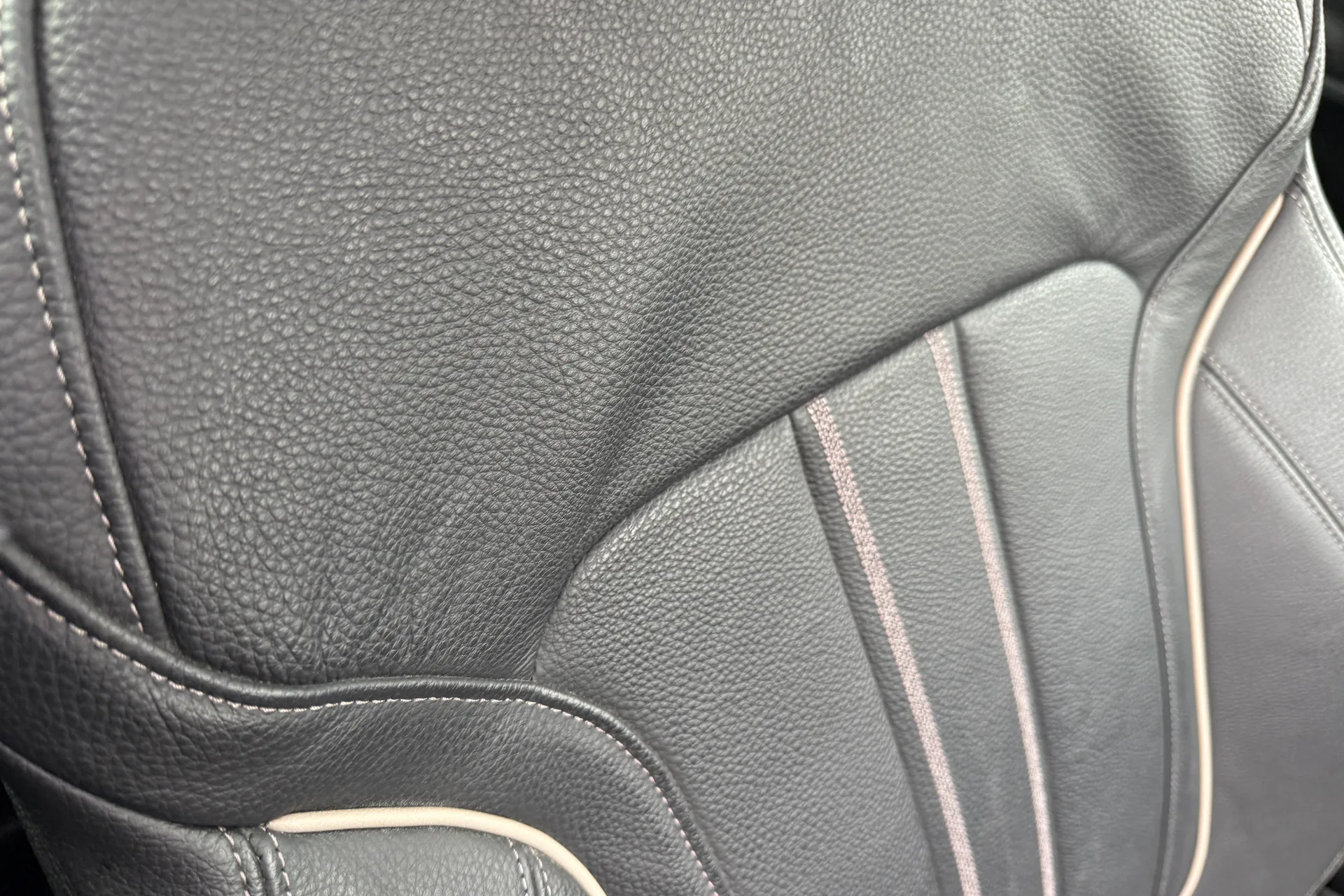 BMW 5 SERIES thumbnail image number 31