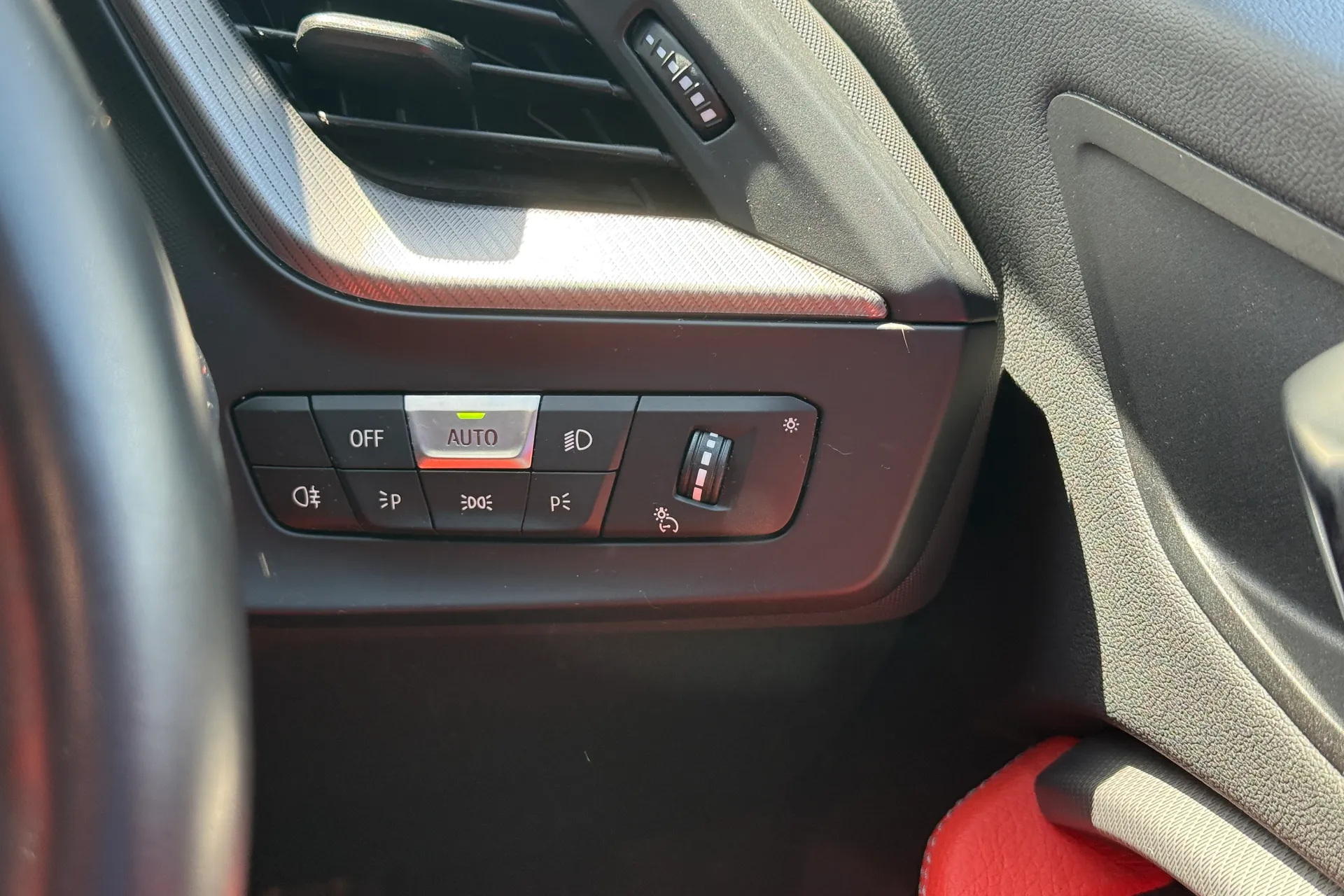 BMW 1 SERIES thumbnail image number 23