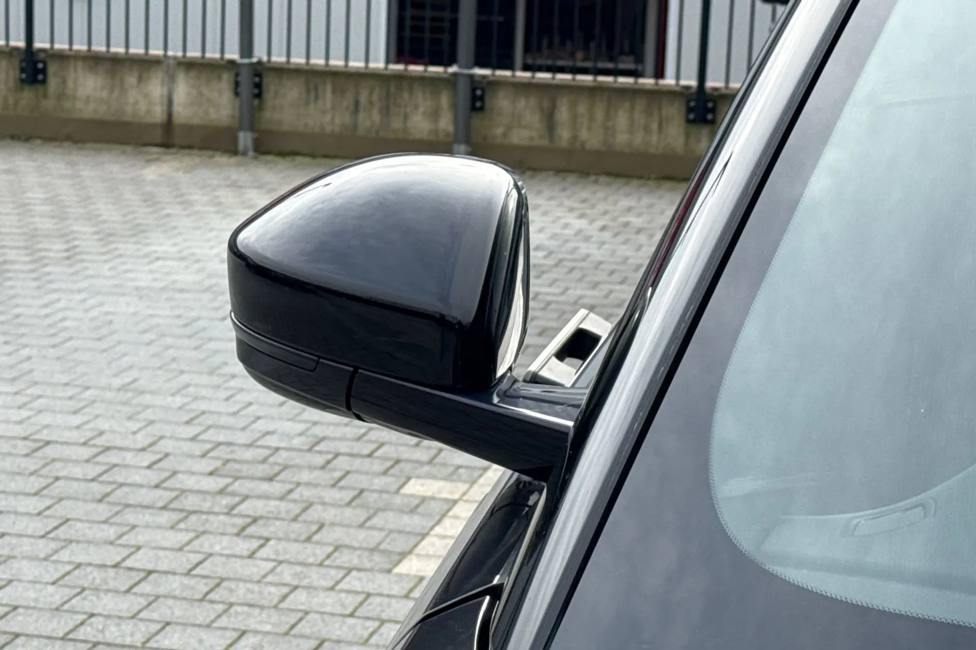 LAND ROVER RANGE ROVER EVOQUE thumbnail image number 29