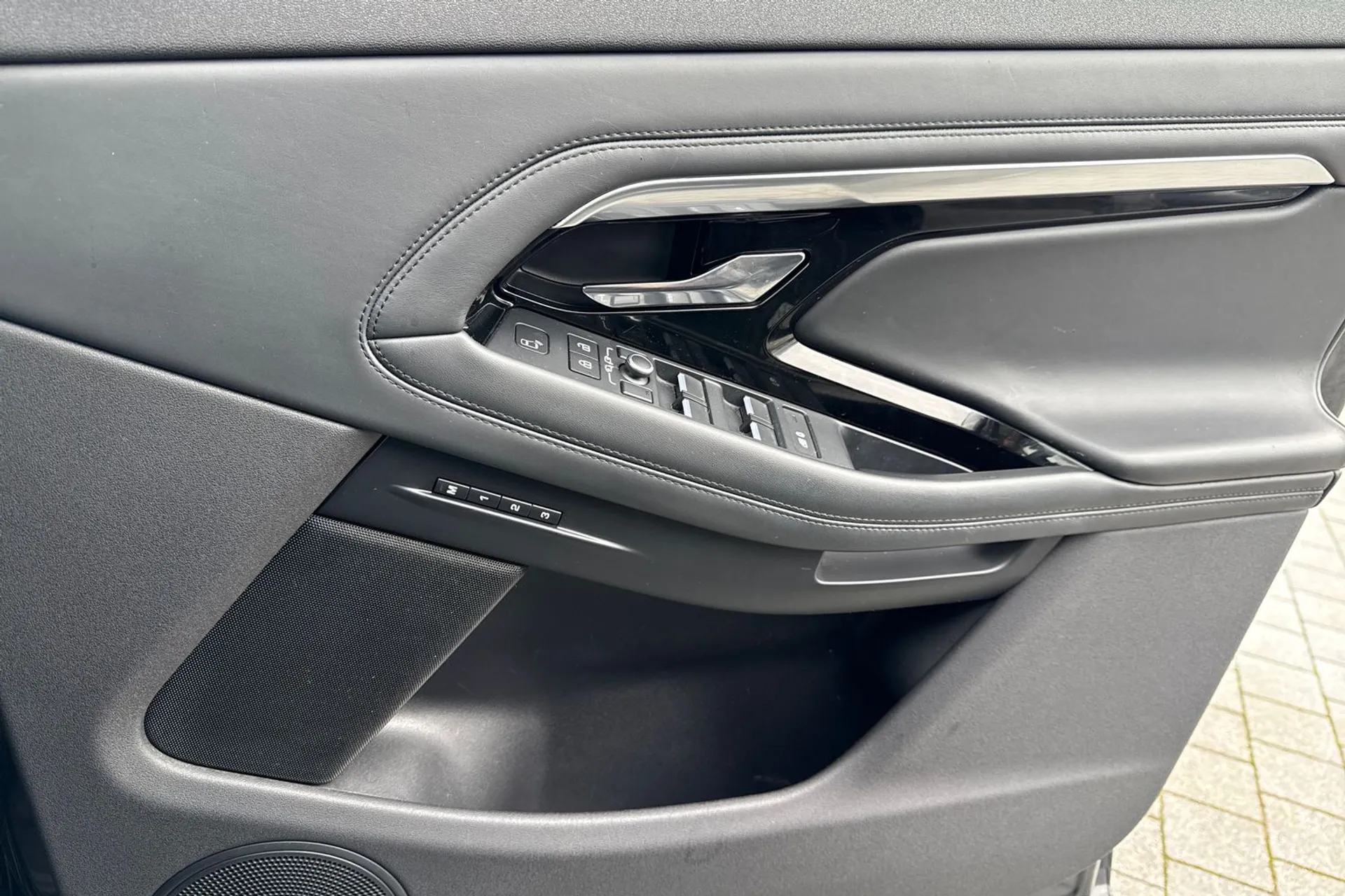 LAND ROVER RANGE ROVER EVOQUE thumbnail image number 50