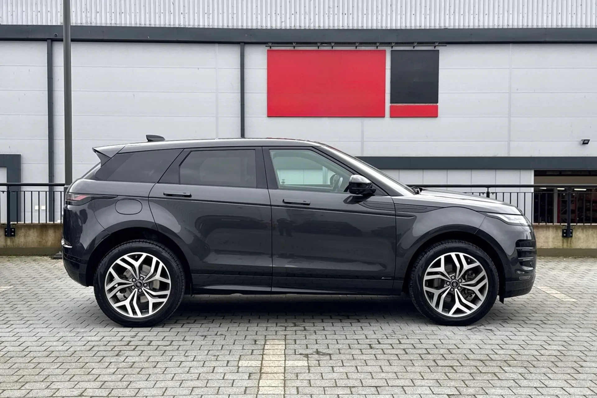 LAND ROVER RANGE ROVER EVOQUE thumbnail image number 2