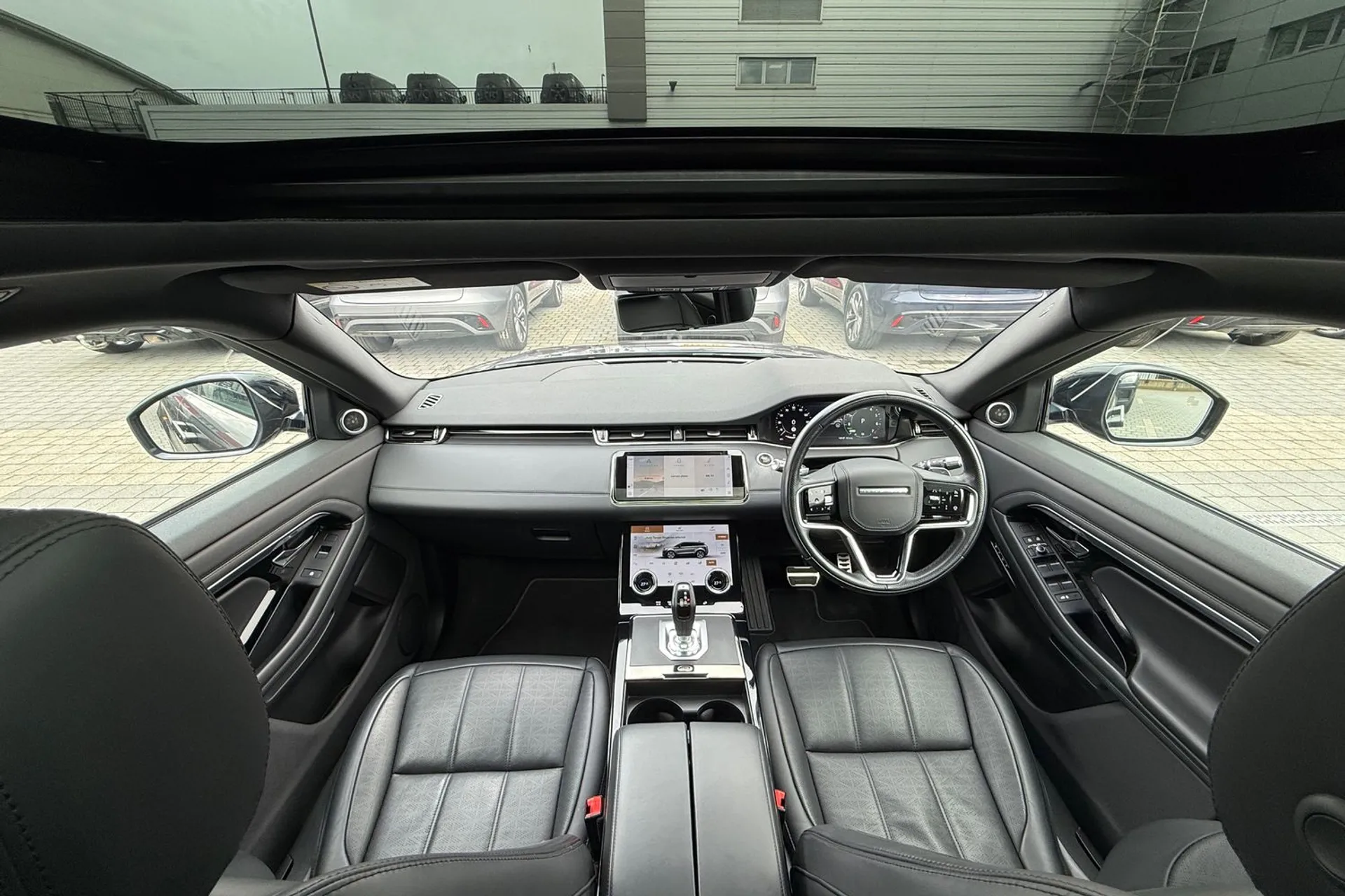 LAND ROVER RANGE ROVER EVOQUE thumbnail image number 3