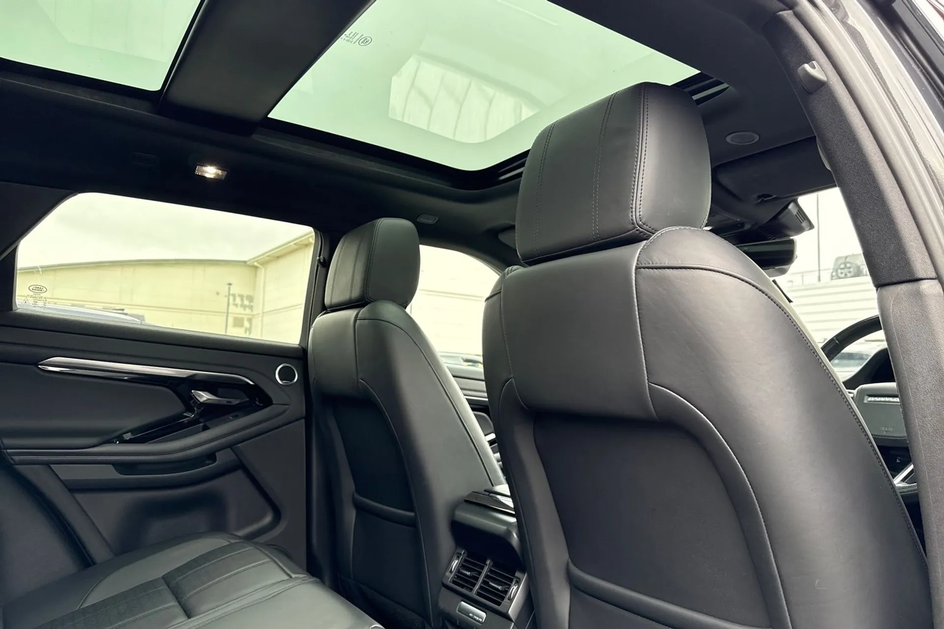 LAND ROVER RANGE ROVER EVOQUE thumbnail image number 37