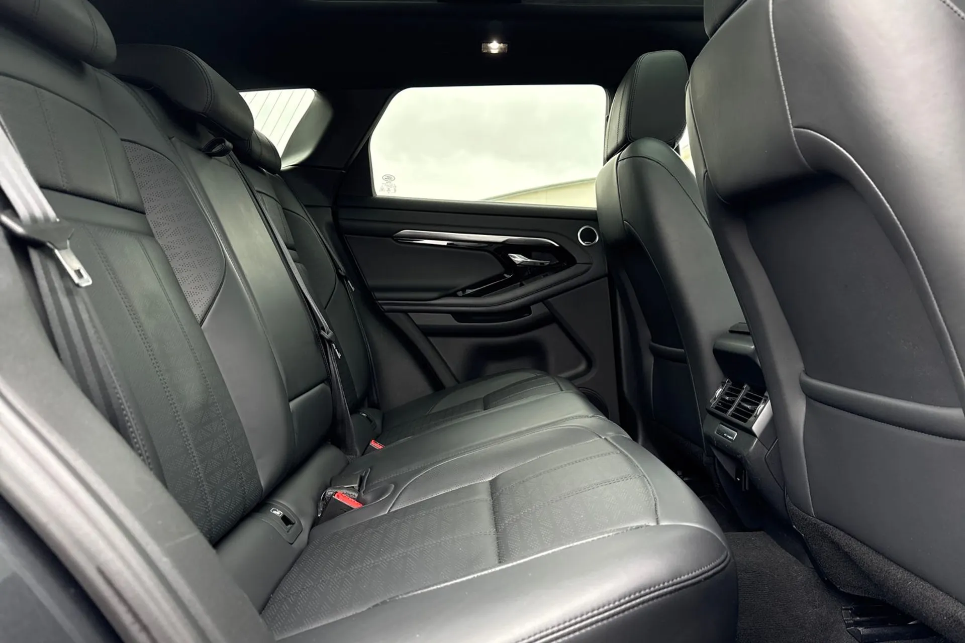 LAND ROVER RANGE ROVER EVOQUE thumbnail image number 25