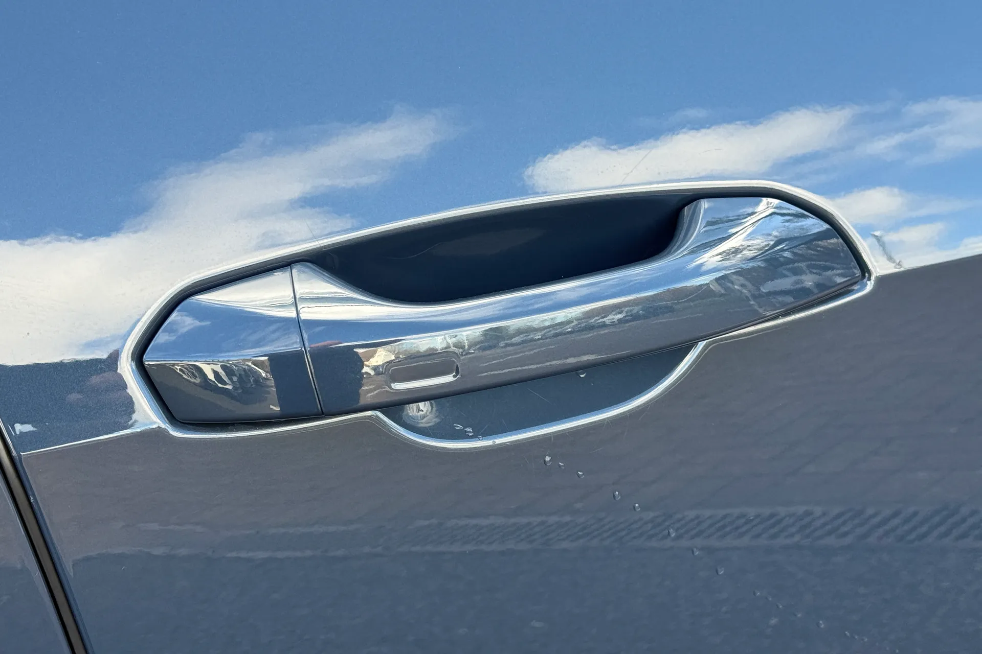 Audi e-tron thumbnail image number 50