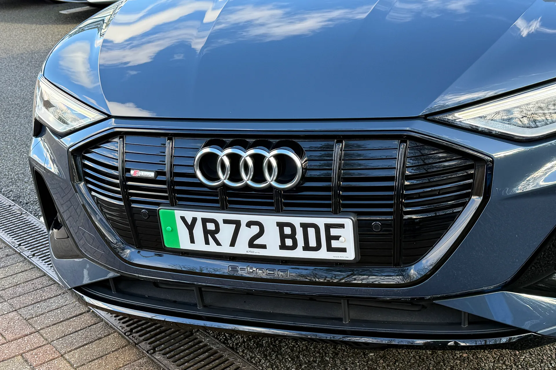 Audi e-tron thumbnail image number 32