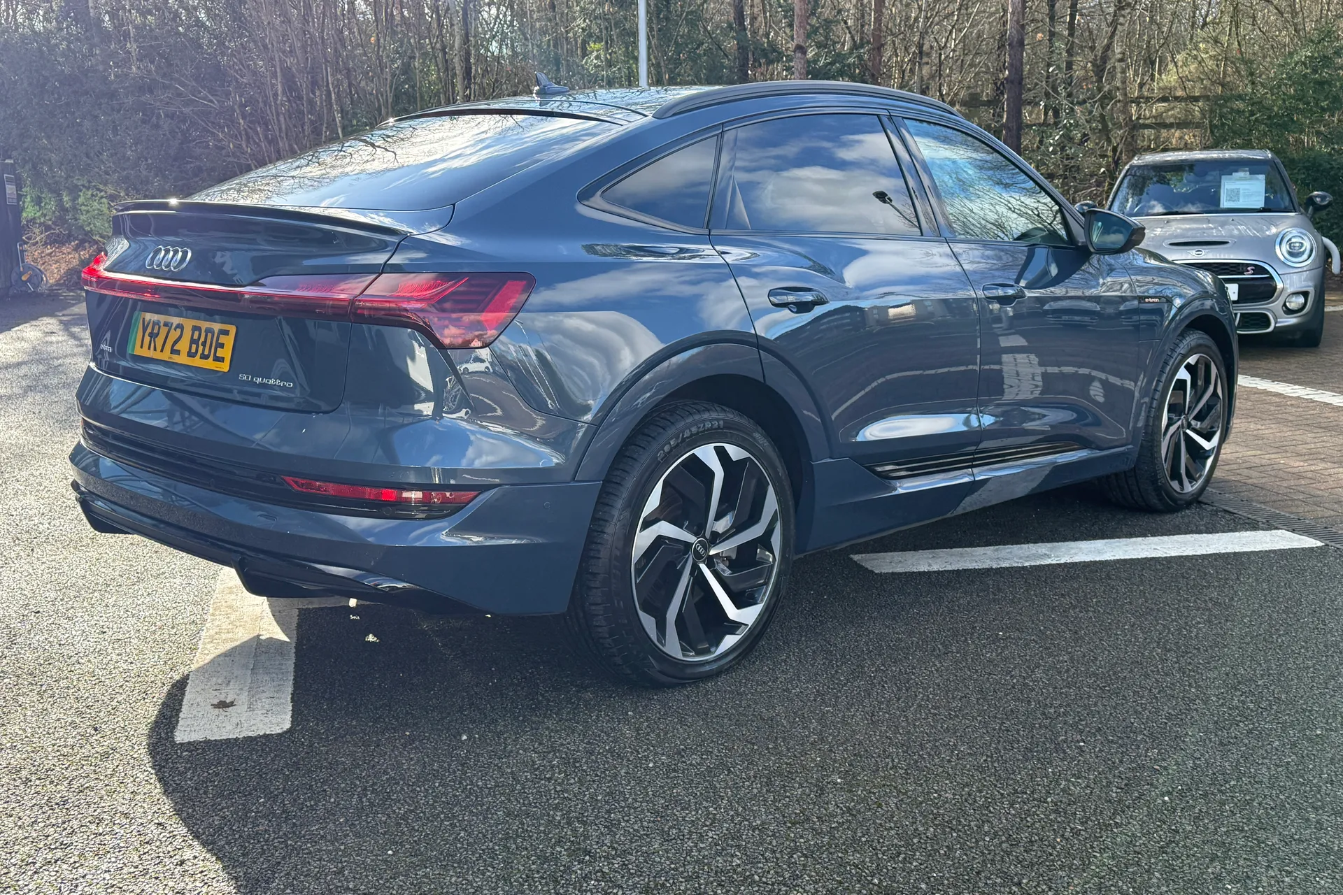 Audi e-tron thumbnail image number 8